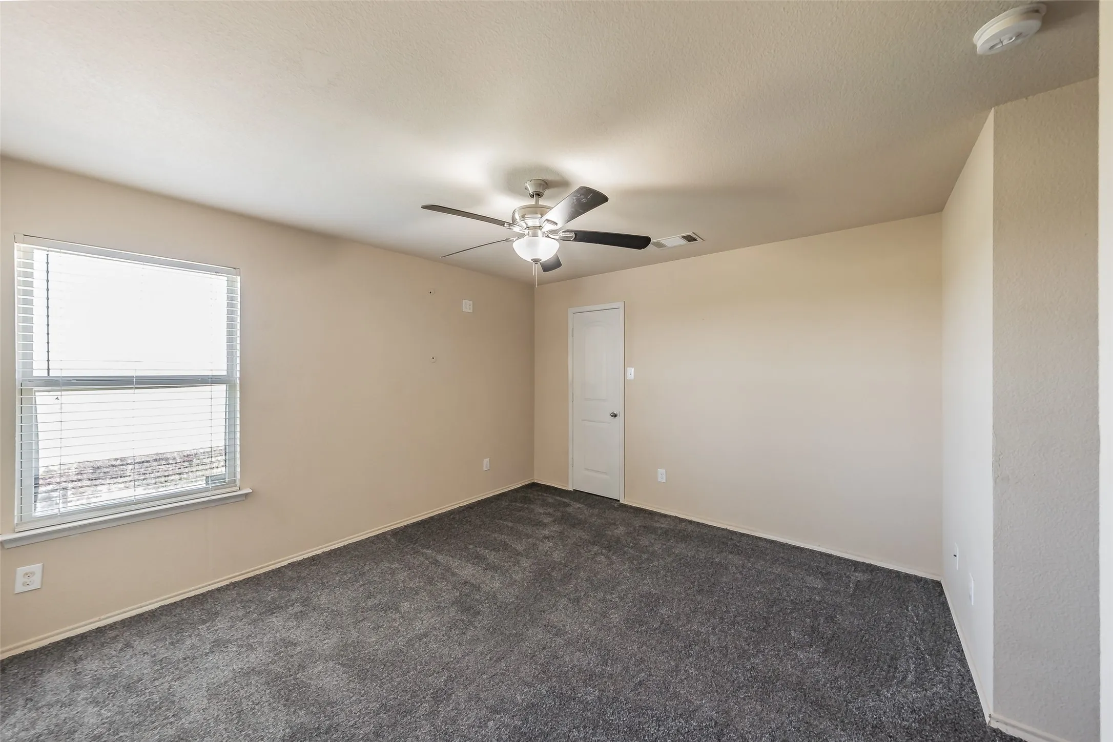 Single Family Residence For Sale in Dallas County , 1758 Overlook Drive, Lancaster, Texas 75146, 3 Bedroom, 3 Bathroom, 2 Garage spaces, 1,979 Sqft, built in 2016, mls#21327335, Real Estate Agent in Lancaster, Homes For Sale in Dallas county, Homes For Sale in Lancaster, Realtor in Lancaster Texas, Real Estate Brokerage Independent Realty Texas, Luminita Cordes Realtor