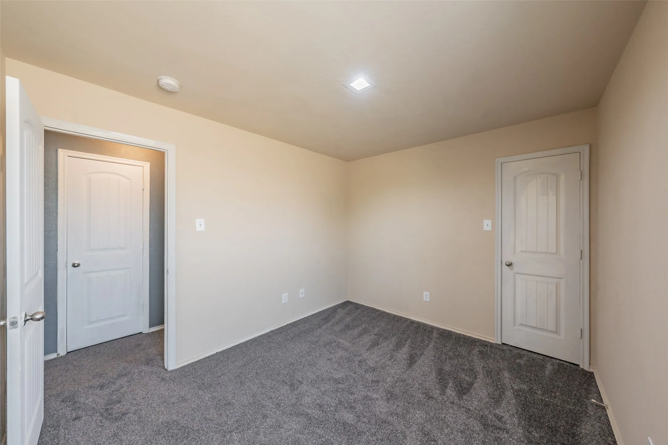 Single Family Residence For Sale in Dallas County , 1758 Overlook Drive, Lancaster, Texas 75146, 3 Bedroom, 3 Bathroom, 2 Garage spaces, 1,979 Sqft, built in 2016, mls#21327335, Real Estate Agent in Lancaster, Homes For Sale in Dallas county, Homes For Sale in Lancaster, Realtor in Lancaster Texas, Real Estate Brokerage Independent Realty Texas, Luminita Cordes Realtor