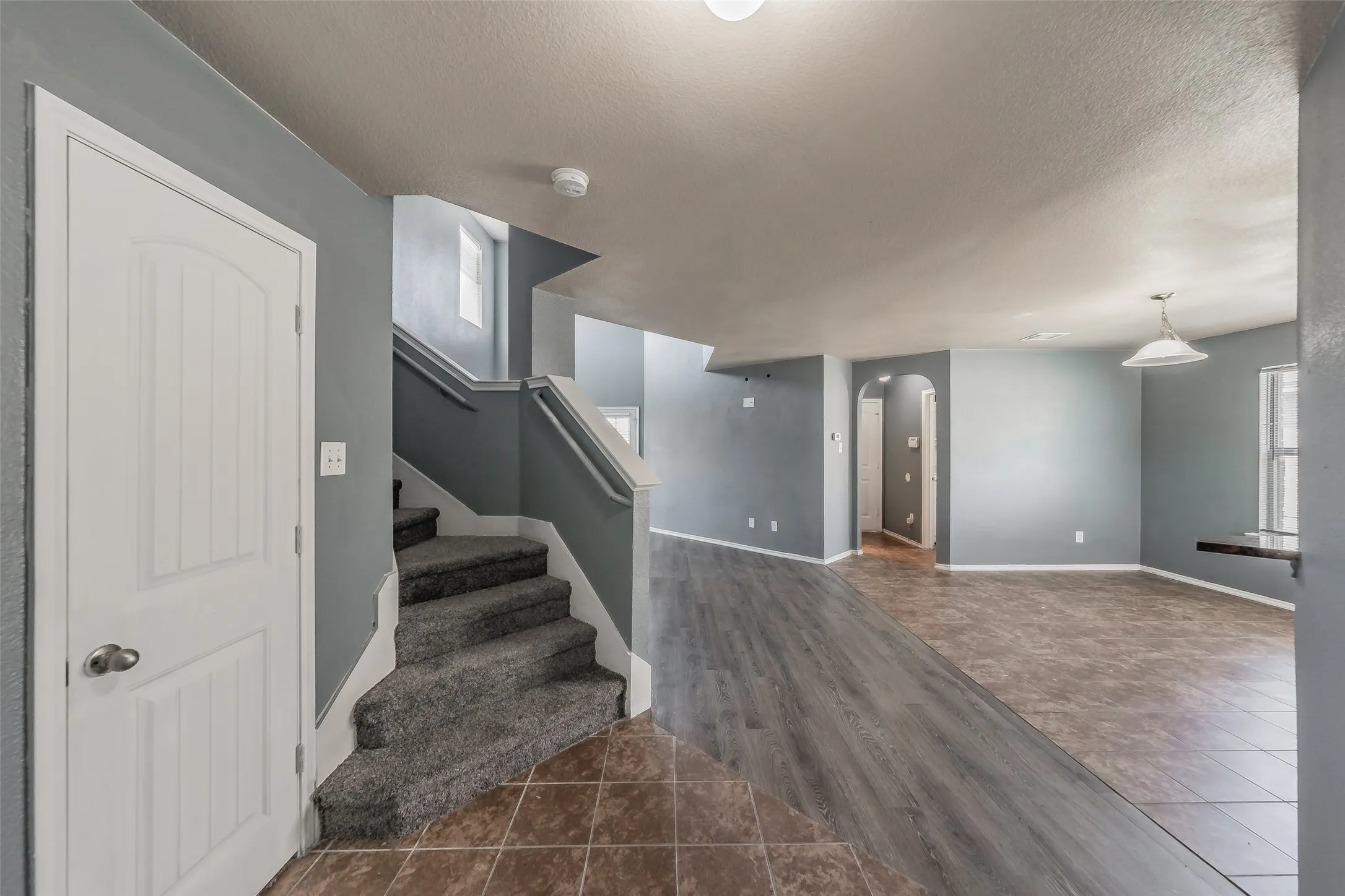 Single Family Residence For Sale in Dallas County , 1758 Overlook Drive, Lancaster, Texas 75146, 3 Bedroom, 3 Bathroom, 2 Garage spaces, 1,979 Sqft, built in 2016, mls#21327335, Real Estate Agent in Lancaster, Homes For Sale in Dallas county, Homes For Sale in Lancaster, Realtor in Lancaster Texas, Real Estate Brokerage Independent Realty Texas, Luminita Cordes Realtor