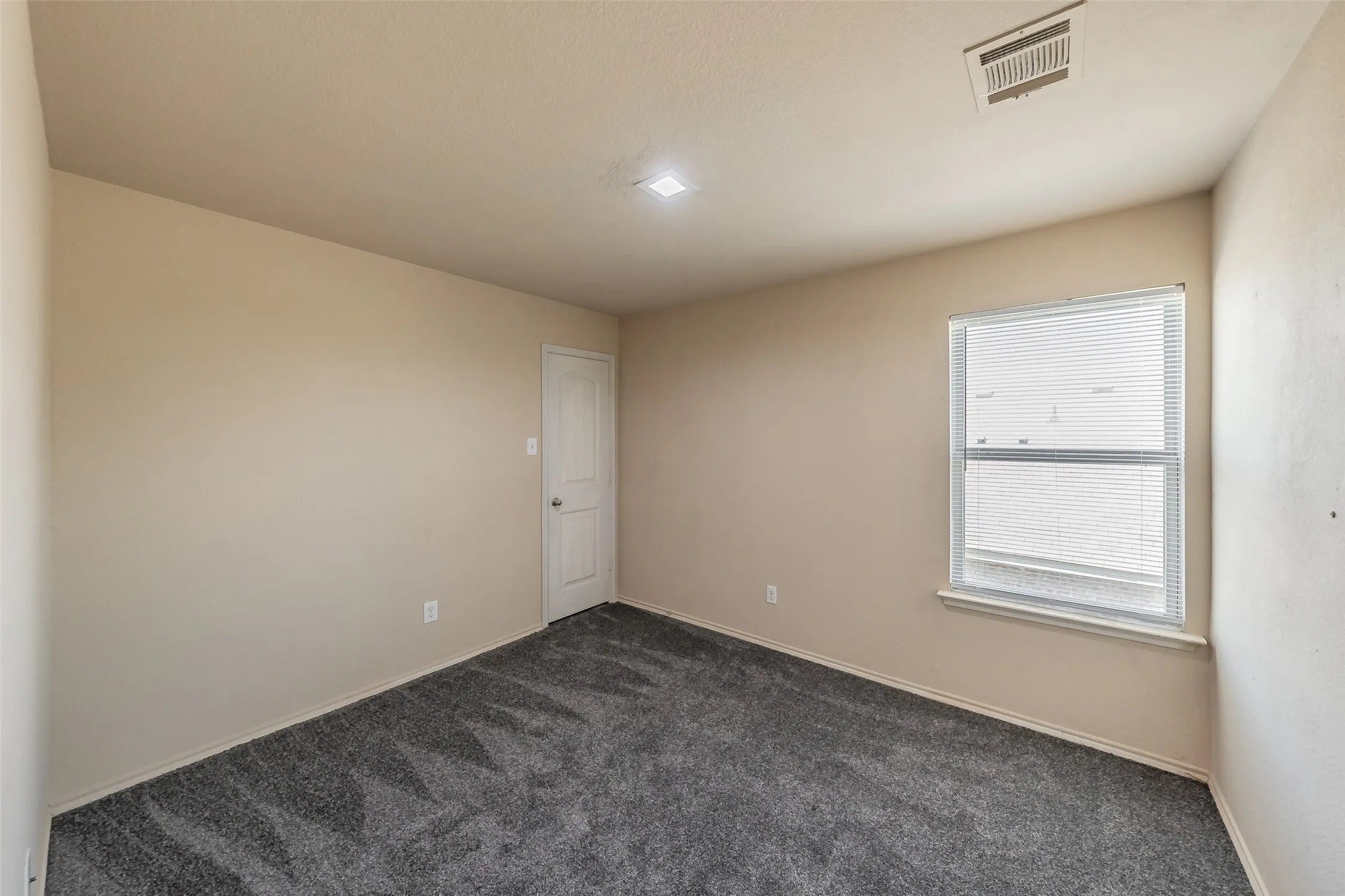 Single Family Residence For Sale in Dallas County , 1758 Overlook Drive, Lancaster, Texas 75146, 3 Bedroom, 3 Bathroom, 2 Garage spaces, 1,979 Sqft, built in 2016, mls#21327335, Real Estate Agent in Lancaster, Homes For Sale in Dallas county, Homes For Sale in Lancaster, Realtor in Lancaster Texas, Real Estate Brokerage Independent Realty Texas, Luminita Cordes Realtor