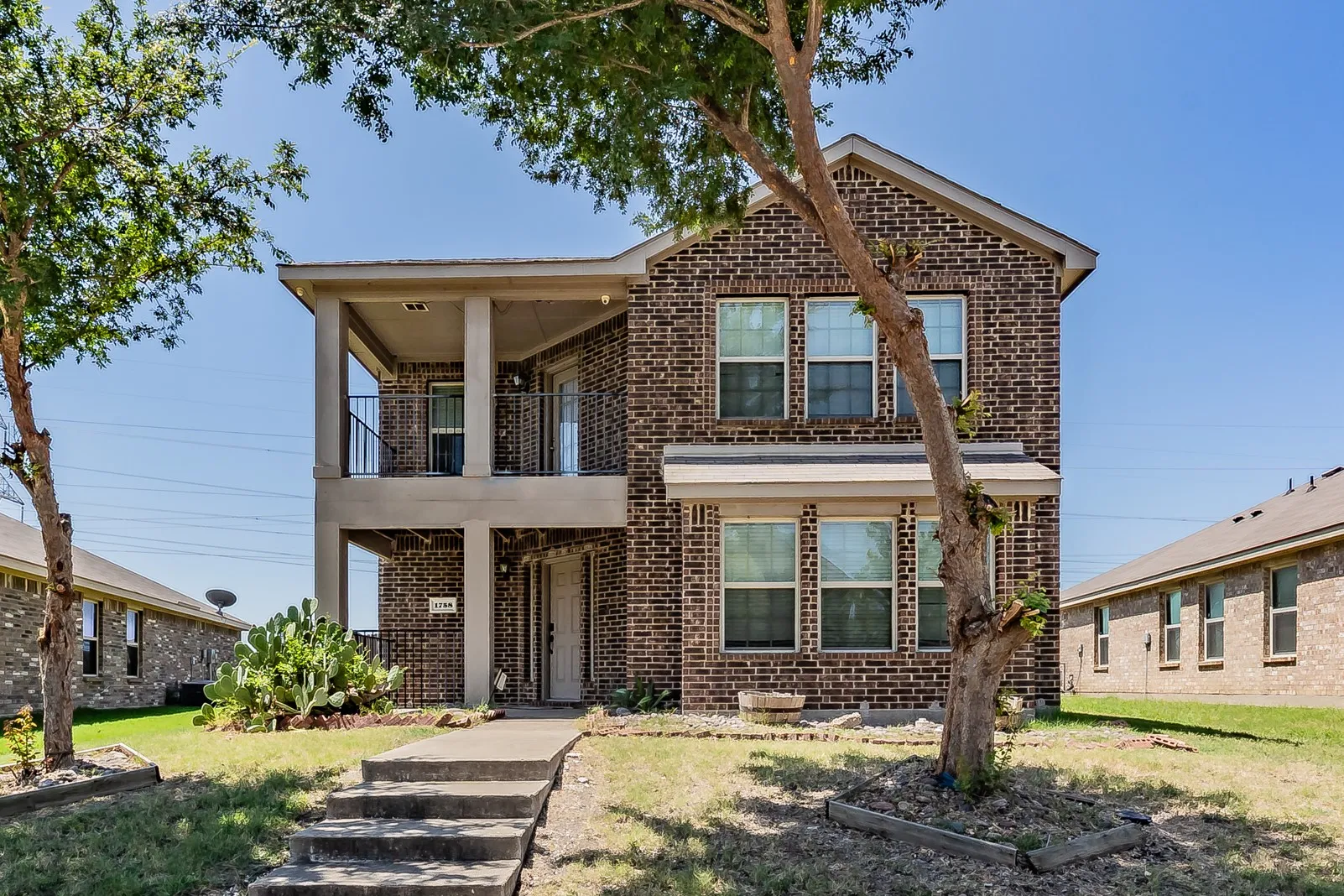 Single Family Residence For Sale in Dallas County , 1758 Overlook Drive, Lancaster, Texas 75146, 3 Bedroom, 3 Bathroom, 2 Garage spaces, 1,979 Sqft, built in 2016, mls#21327335, Real Estate Agent in Lancaster, Homes For Sale in Dallas county, Homes For Sale in Lancaster, Realtor in Lancaster Texas, Real Estate Brokerage Independent Realty Texas, Luminita Cordes Realtor