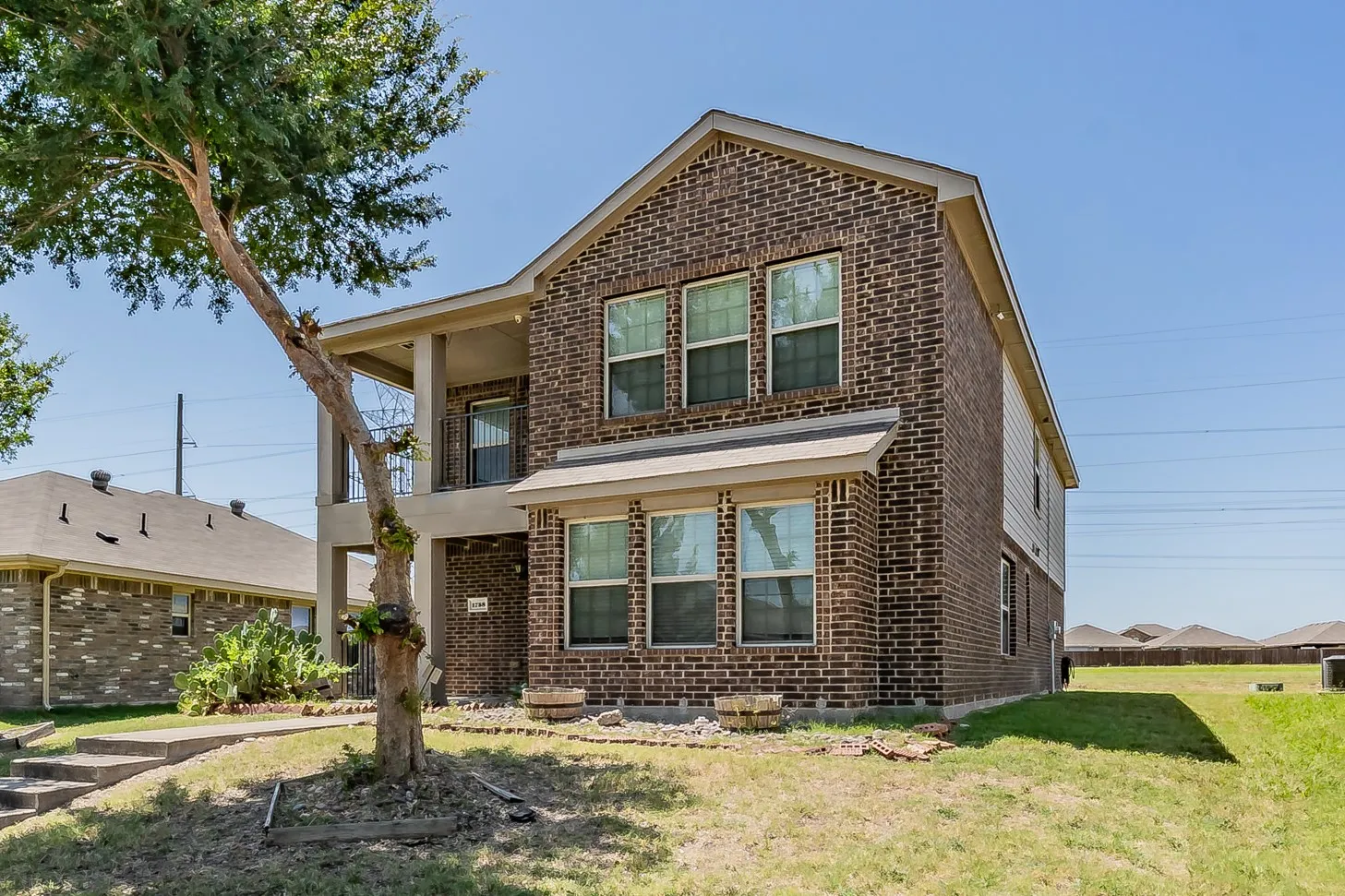 Single Family Residence For Sale in Dallas County , 1758 Overlook Drive, Lancaster, Texas 75146, 3 Bedroom, 3 Bathroom, 2 Garage spaces, 1,979 Sqft, built in 2016, mls#21327335, Real Estate Agent in Lancaster, Homes For Sale in Dallas county, Homes For Sale in Lancaster, Realtor in Lancaster Texas, Real Estate Brokerage Independent Realty Texas, Luminita Cordes Realtor