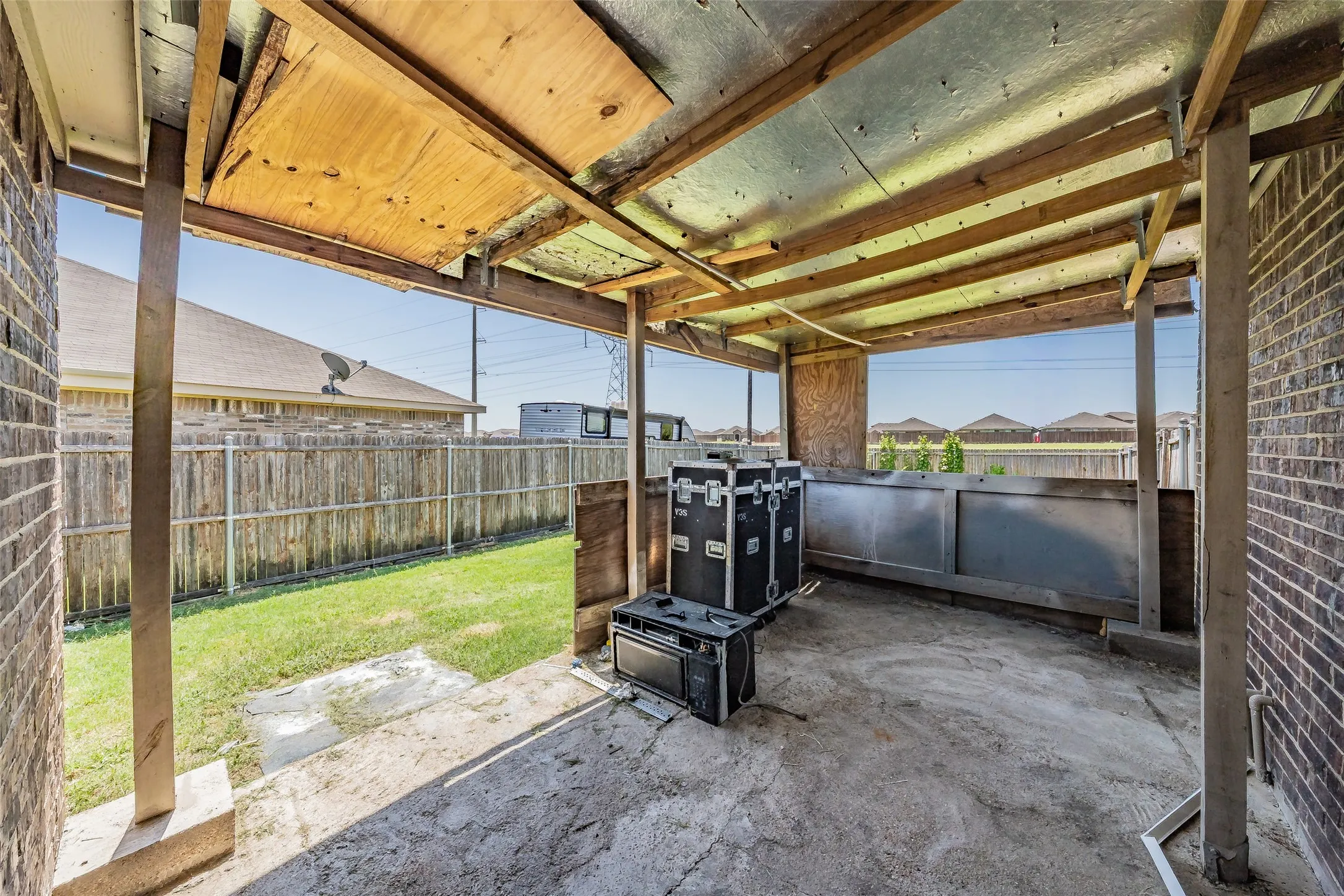 Single Family Residence For Sale in Dallas County , 1758 Overlook Drive, Lancaster, Texas 75146, 3 Bedroom, 3 Bathroom, 2 Garage spaces, 1,979 Sqft, built in 2016, mls#21327335, Real Estate Agent in Lancaster, Homes For Sale in Dallas county, Homes For Sale in Lancaster, Realtor in Lancaster Texas, Real Estate Brokerage Independent Realty Texas, Luminita Cordes Realtor