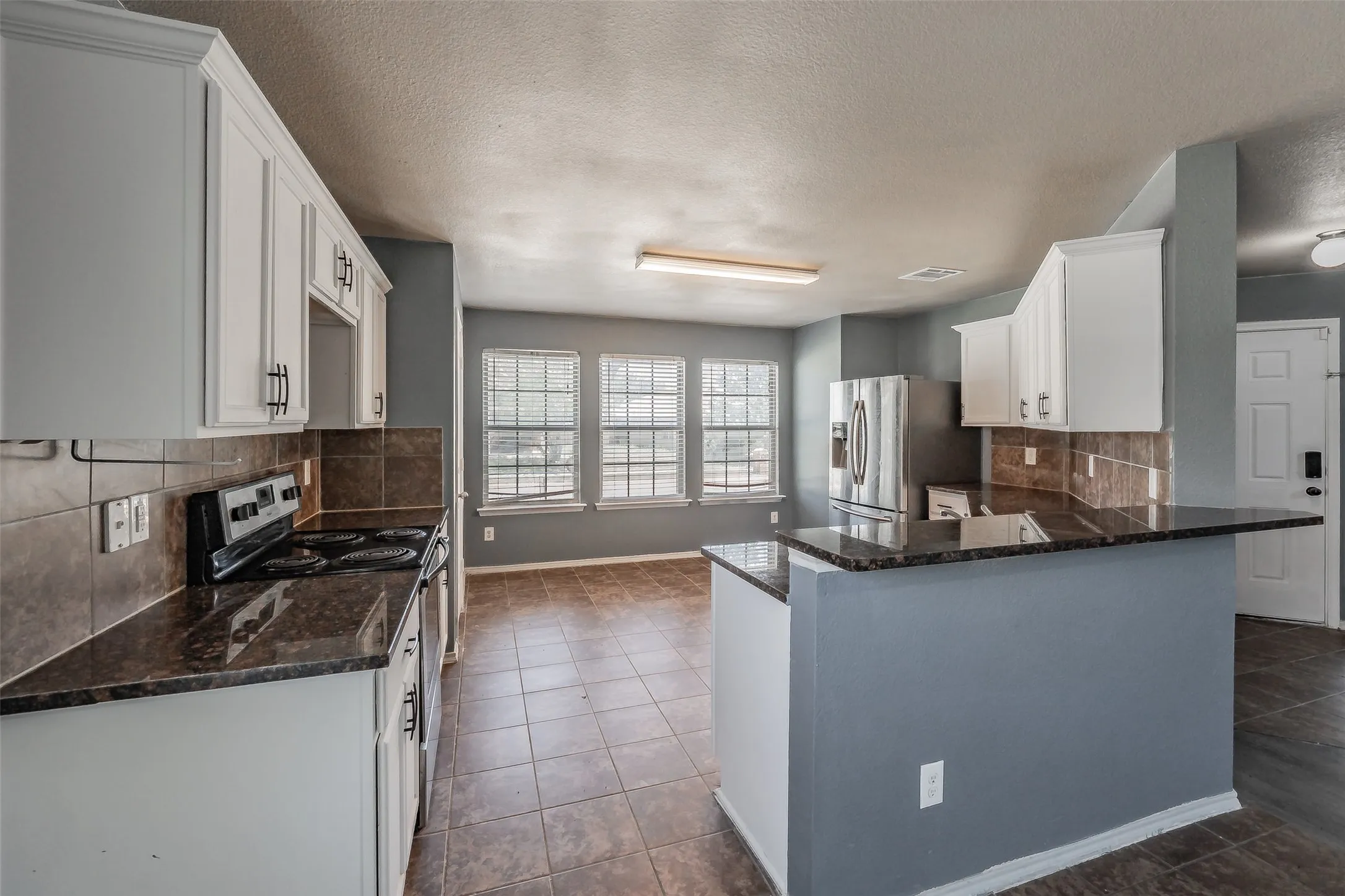 Single Family Residence For Sale in Dallas County , 1758 Overlook Drive, Lancaster, Texas 75146, 3 Bedroom, 3 Bathroom, 2 Garage spaces, 1,979 Sqft, built in 2016, mls#21327335, Real Estate Agent in Lancaster, Homes For Sale in Dallas county, Homes For Sale in Lancaster, Realtor in Lancaster Texas, Real Estate Brokerage Independent Realty Texas, Luminita Cordes Realtor