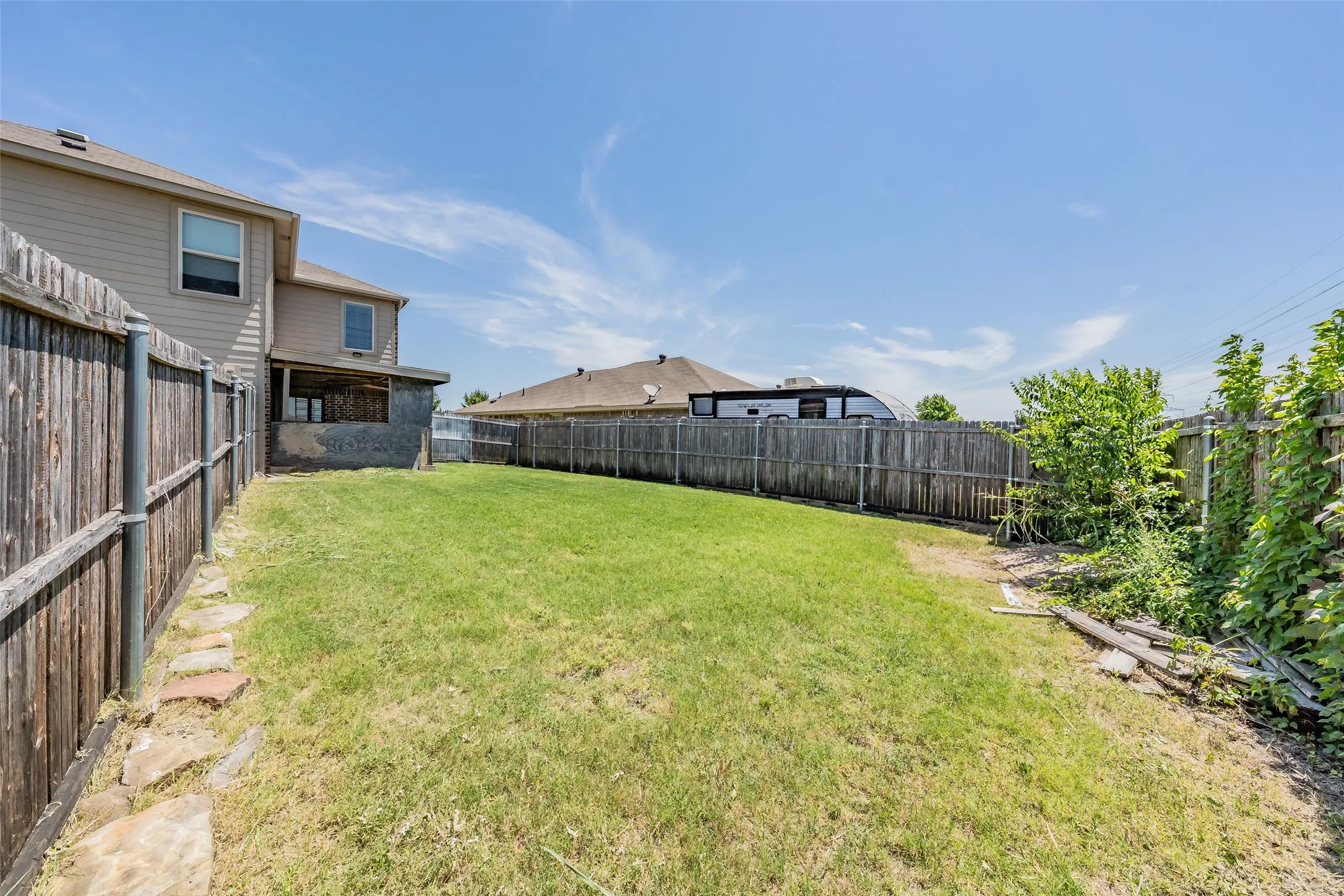 Single Family Residence For Sale in Dallas County , 1758 Overlook Drive, Lancaster, Texas 75146, 3 Bedroom, 3 Bathroom, 2 Garage spaces, 1,979 Sqft, built in 2016, mls#21327335, Real Estate Agent in Lancaster, Homes For Sale in Dallas county, Homes For Sale in Lancaster, Realtor in Lancaster Texas, Real Estate Brokerage Independent Realty Texas, Luminita Cordes Realtor