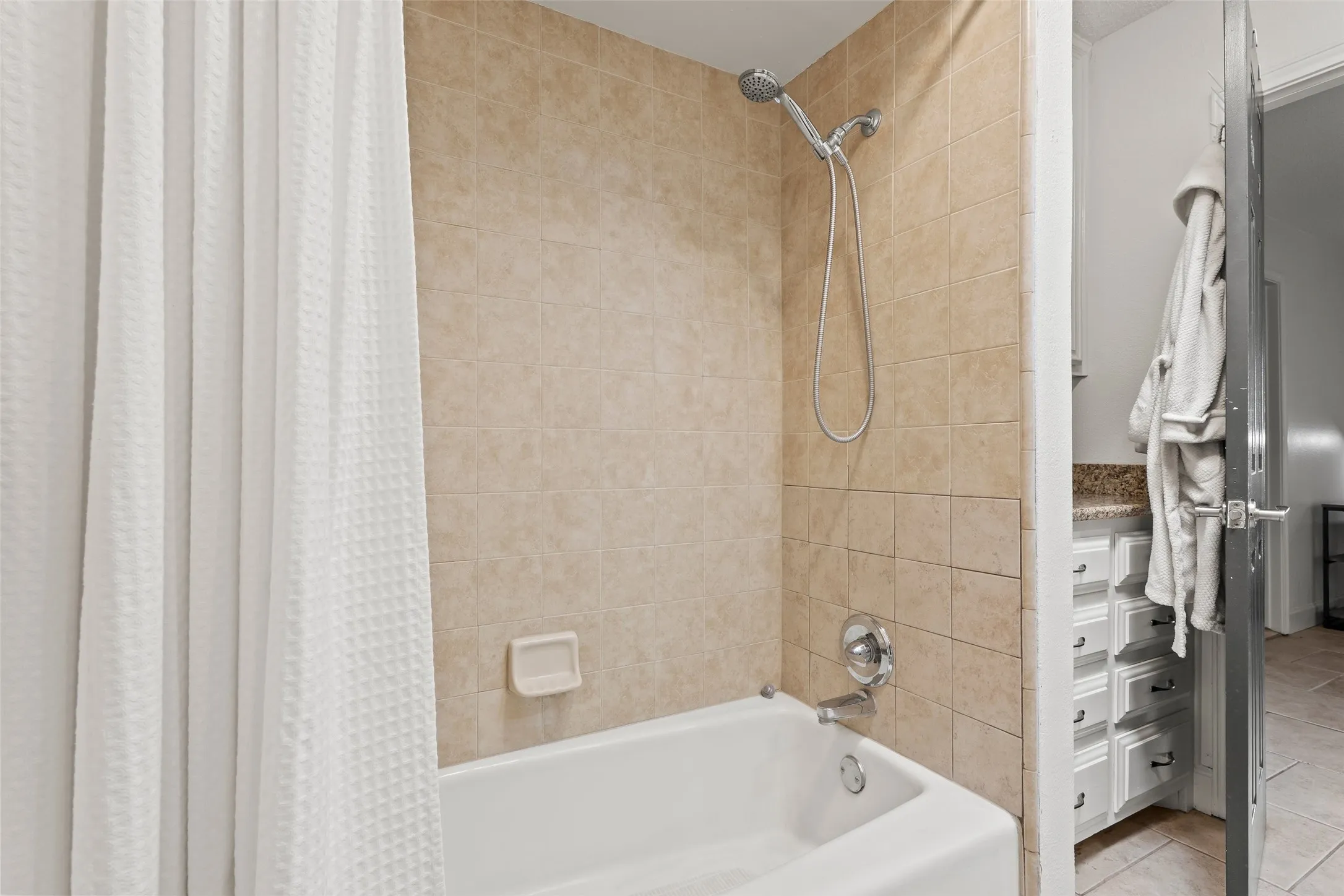 Single Family Residence For Sale in Lubbock County , 2604 Dana Street, Lubbock, Texas 79415, 4 Bedroom, 3 Bathroom, Garage spaces, 2,826 Sqft, built in 1977, mls#21325823, Real Estate Agent in Lubbock, Homes For Sale in Lubbock county, Homes For Sale in Lubbock, Realtor in Lubbock Texas, Real Estate Brokerage Independent Realty Texas, Luminita Cordes Realtor