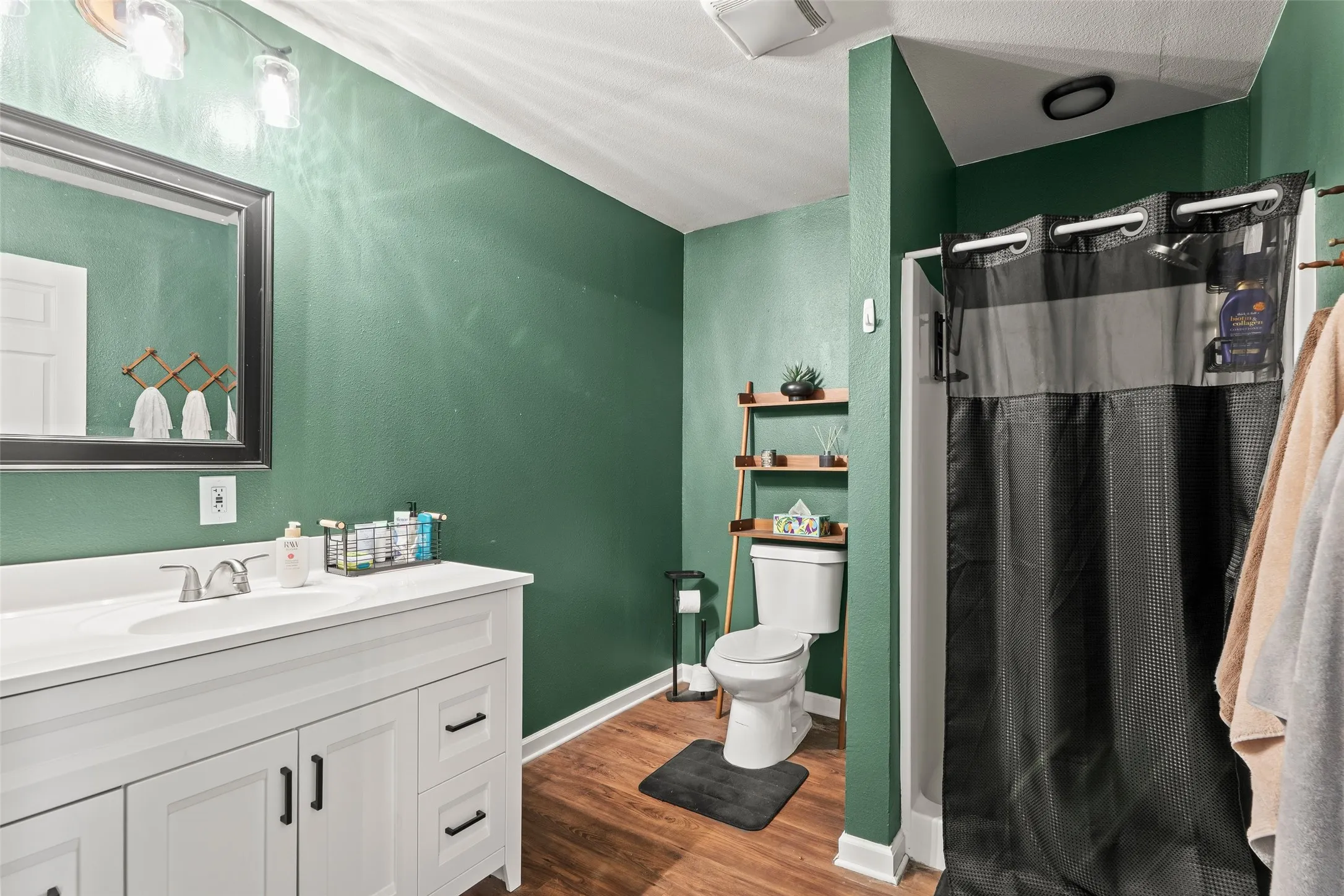 Single Family Residence For Sale in Lubbock County , 2604 Dana Street, Lubbock, Texas 79415, 4 Bedroom, 3 Bathroom, Garage spaces, 2,826 Sqft, built in 1977, mls#21325823, Real Estate Agent in Lubbock, Homes For Sale in Lubbock county, Homes For Sale in Lubbock, Realtor in Lubbock Texas, Real Estate Brokerage Independent Realty Texas, Luminita Cordes Realtor