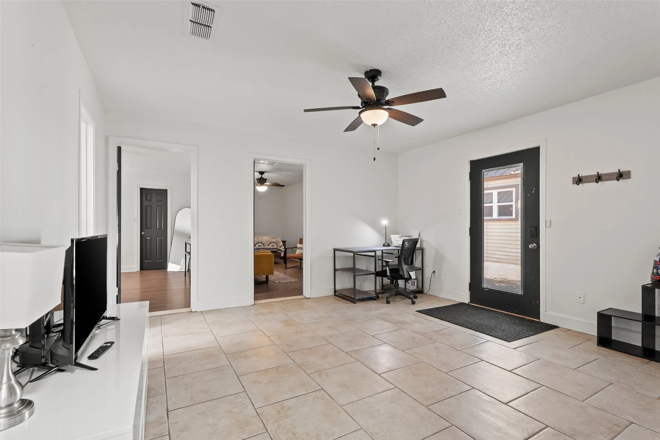 Single Family Residence For Sale in Lubbock County , 2604 Dana Street, Lubbock, Texas 79415, 4 Bedroom, 3 Bathroom, Garage spaces, 2,826 Sqft, built in 1977, mls#21325823, Real Estate Agent in Lubbock, Homes For Sale in Lubbock county, Homes For Sale in Lubbock, Realtor in Lubbock Texas, Real Estate Brokerage Independent Realty Texas, Luminita Cordes Realtor