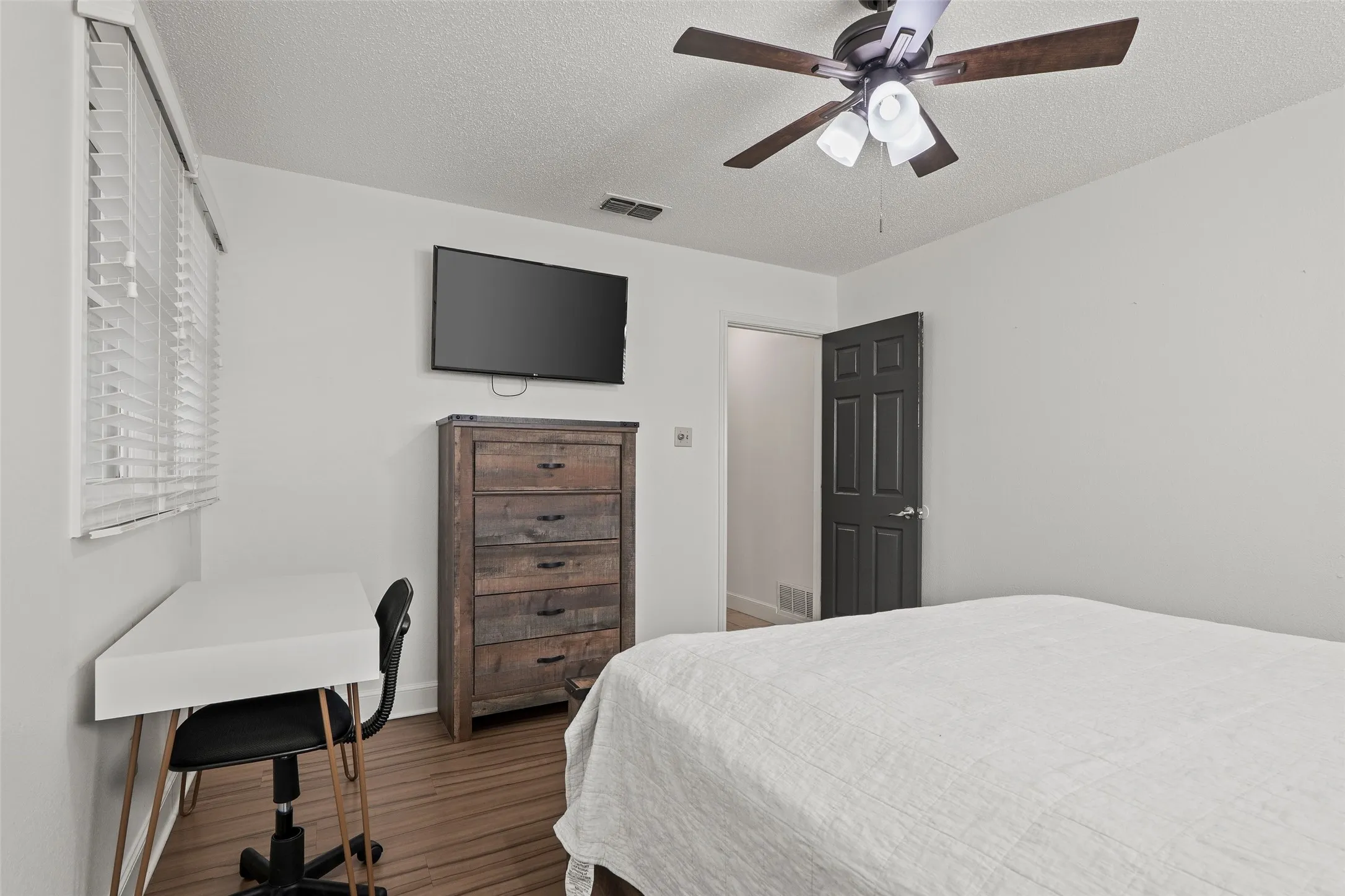 Single Family Residence For Sale in Lubbock County , 2604 Dana Street, Lubbock, Texas 79415, 4 Bedroom, 3 Bathroom, Garage spaces, 2,826 Sqft, built in 1977, mls#21325823, Real Estate Agent in Lubbock, Homes For Sale in Lubbock county, Homes For Sale in Lubbock, Realtor in Lubbock Texas, Real Estate Brokerage Independent Realty Texas, Luminita Cordes Realtor