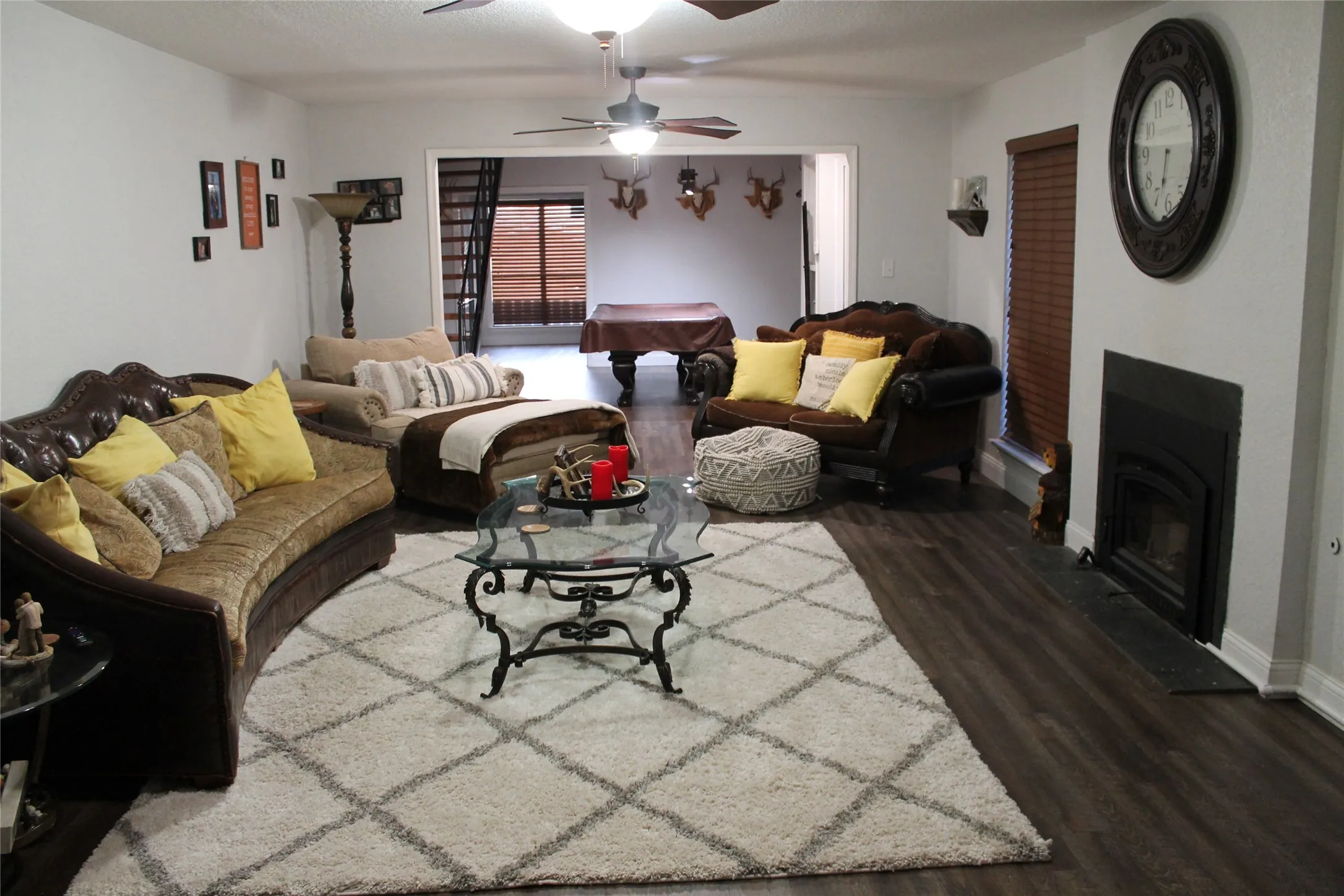 Single Family Residence For Sale in Wise County , 121 Port O Call Court, Runaway Bay, Texas 76426, 3 Bedroom, 3 Bathroom, 2 Garage spaces, 3,326 Sqft, built in 1978, mls#21317632, Real Estate Agent in Runaway Bay, Homes For Sale in Wise county, Homes For Sale in Runaway Bay, Realtor in Runaway Bay Texas, Real Estate Brokerage Independent Realty Texas, Luminita Cordes Realtor