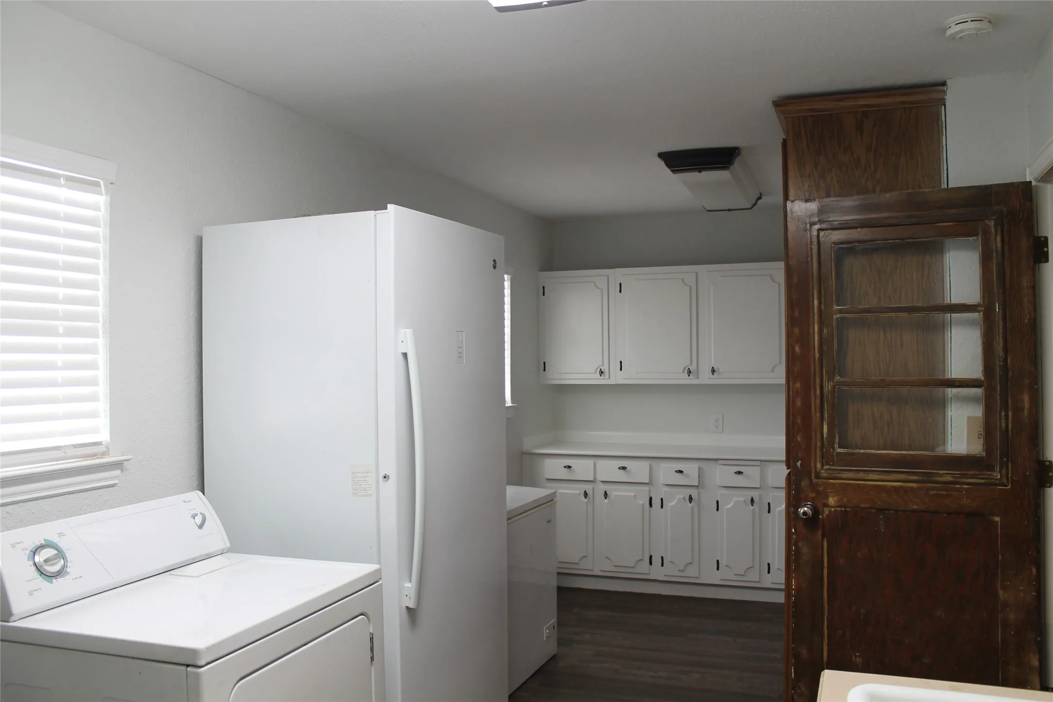 Single Family Residence For Sale in Wise County , 121 Port O Call Court, Runaway Bay, Texas 76426, 3 Bedroom, 3 Bathroom, 2 Garage spaces, 3,326 Sqft, built in 1978, mls#21317632, Real Estate Agent in Runaway Bay, Homes For Sale in Wise county, Homes For Sale in Runaway Bay, Realtor in Runaway Bay Texas, Real Estate Brokerage Independent Realty Texas, Luminita Cordes Realtor
