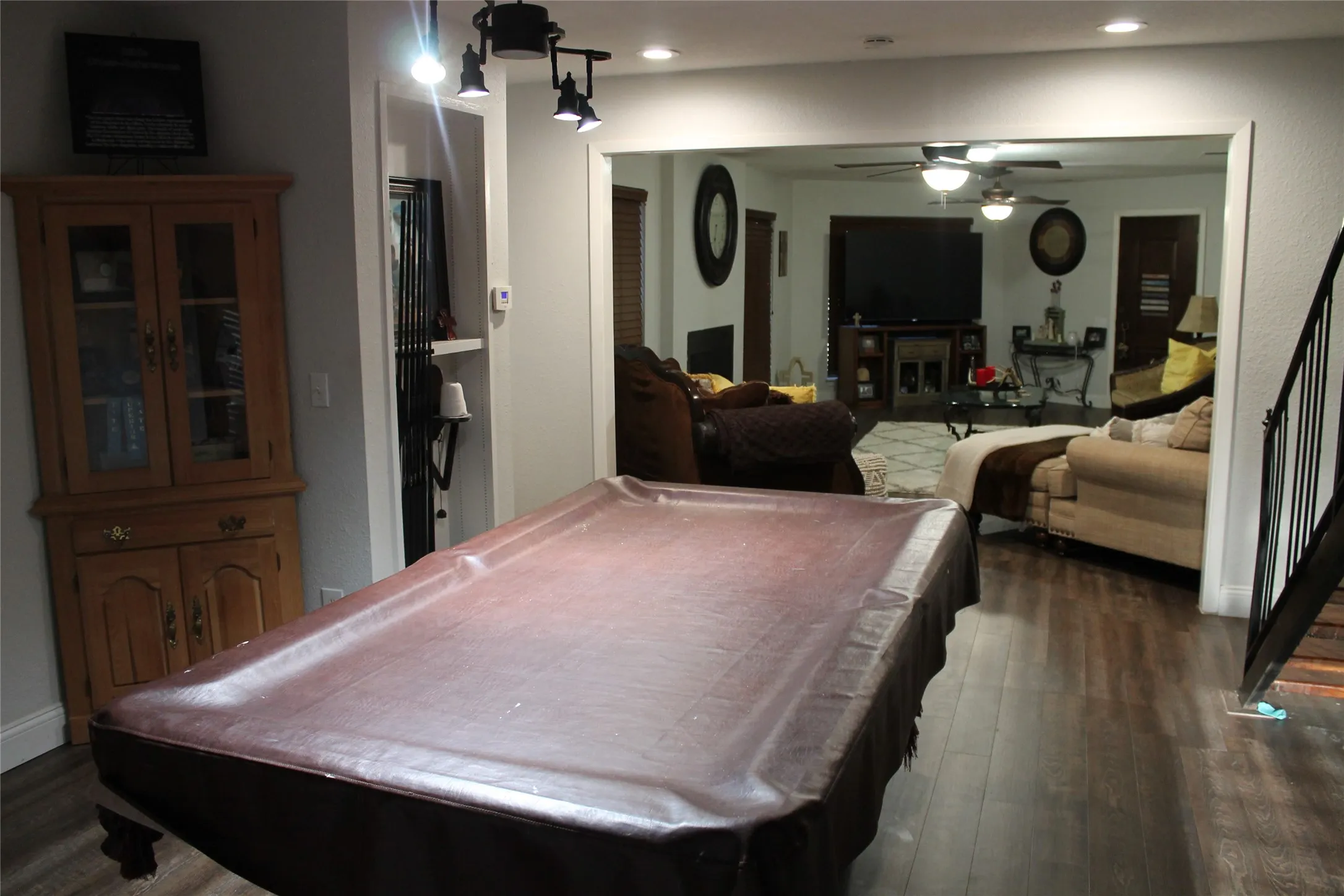 Single Family Residence For Sale in Wise County , 121 Port O Call Court, Runaway Bay, Texas 76426, 3 Bedroom, 3 Bathroom, 2 Garage spaces, 3,326 Sqft, built in 1978, mls#21317632, Real Estate Agent in Runaway Bay, Homes For Sale in Wise county, Homes For Sale in Runaway Bay, Realtor in Runaway Bay Texas, Real Estate Brokerage Independent Realty Texas, Luminita Cordes Realtor