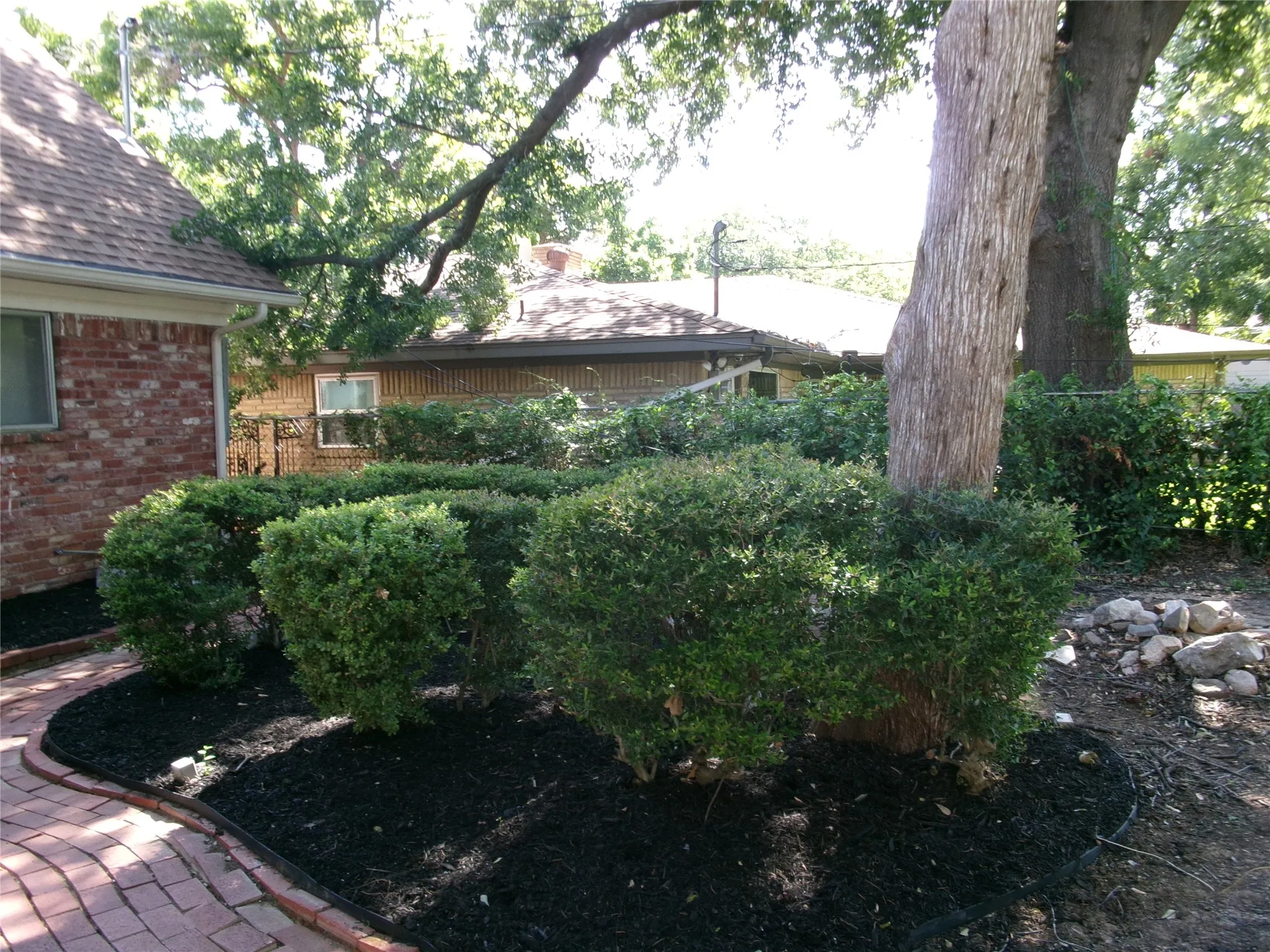 Single Family Residence For Sale in Tarrant County , 1208 Academy Drive, Arlington, Texas 76013, 5 Bedroom, 3 Bathroom, 2 Garage spaces, 2,303 Sqft, built in 1964, mls#21323751, Real Estate Agent in Arlington, Homes For Sale in Tarrant county, Homes For Sale in Arlington, Realtor in Arlington Texas, Real Estate Brokerage Independent Realty Texas, Luminita Cordes Realtor