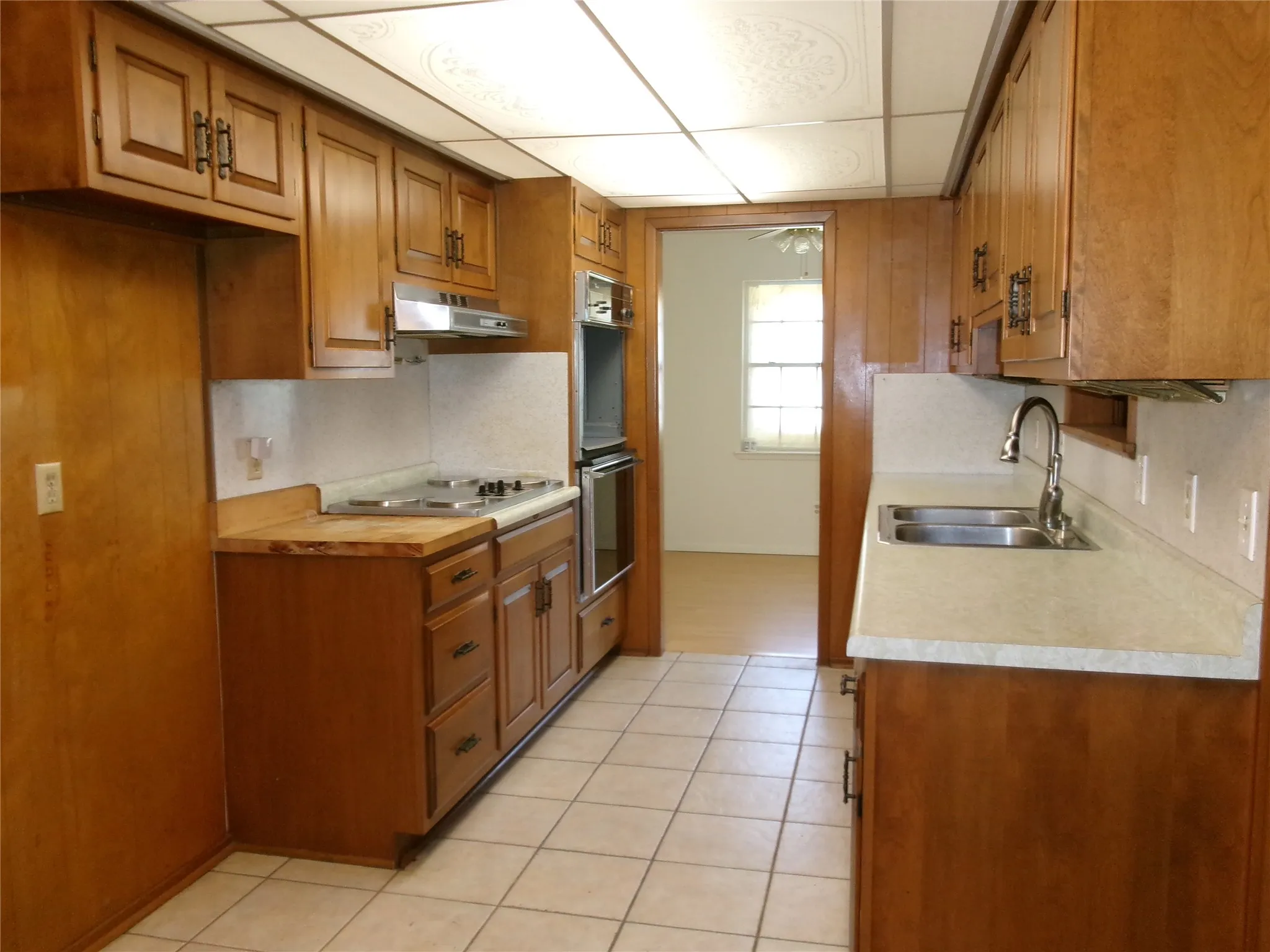 Single Family Residence For Sale in Tarrant County , 1208 Academy Drive, Arlington, Texas 76013, 5 Bedroom, 3 Bathroom, 2 Garage spaces, 2,303 Sqft, built in 1964, mls#21323751, Real Estate Agent in Arlington, Homes For Sale in Tarrant county, Homes For Sale in Arlington, Realtor in Arlington Texas, Real Estate Brokerage Independent Realty Texas, Luminita Cordes Realtor