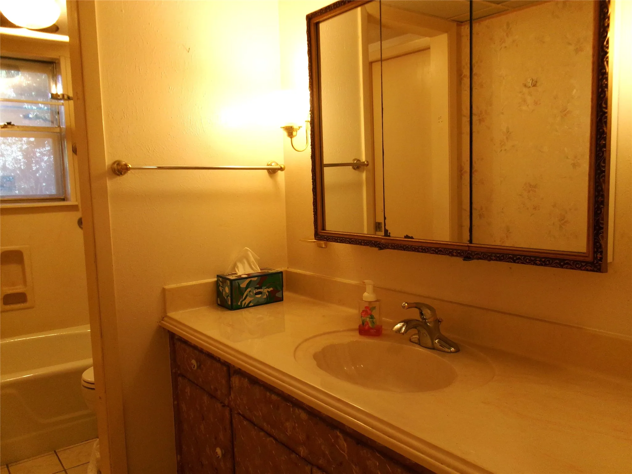 Single Family Residence For Sale in Tarrant County , 1208 Academy Drive, Arlington, Texas 76013, 5 Bedroom, 3 Bathroom, 2 Garage spaces, 2,303 Sqft, built in 1964, mls#21323751, Real Estate Agent in Arlington, Homes For Sale in Tarrant county, Homes For Sale in Arlington, Realtor in Arlington Texas, Real Estate Brokerage Independent Realty Texas, Luminita Cordes Realtor