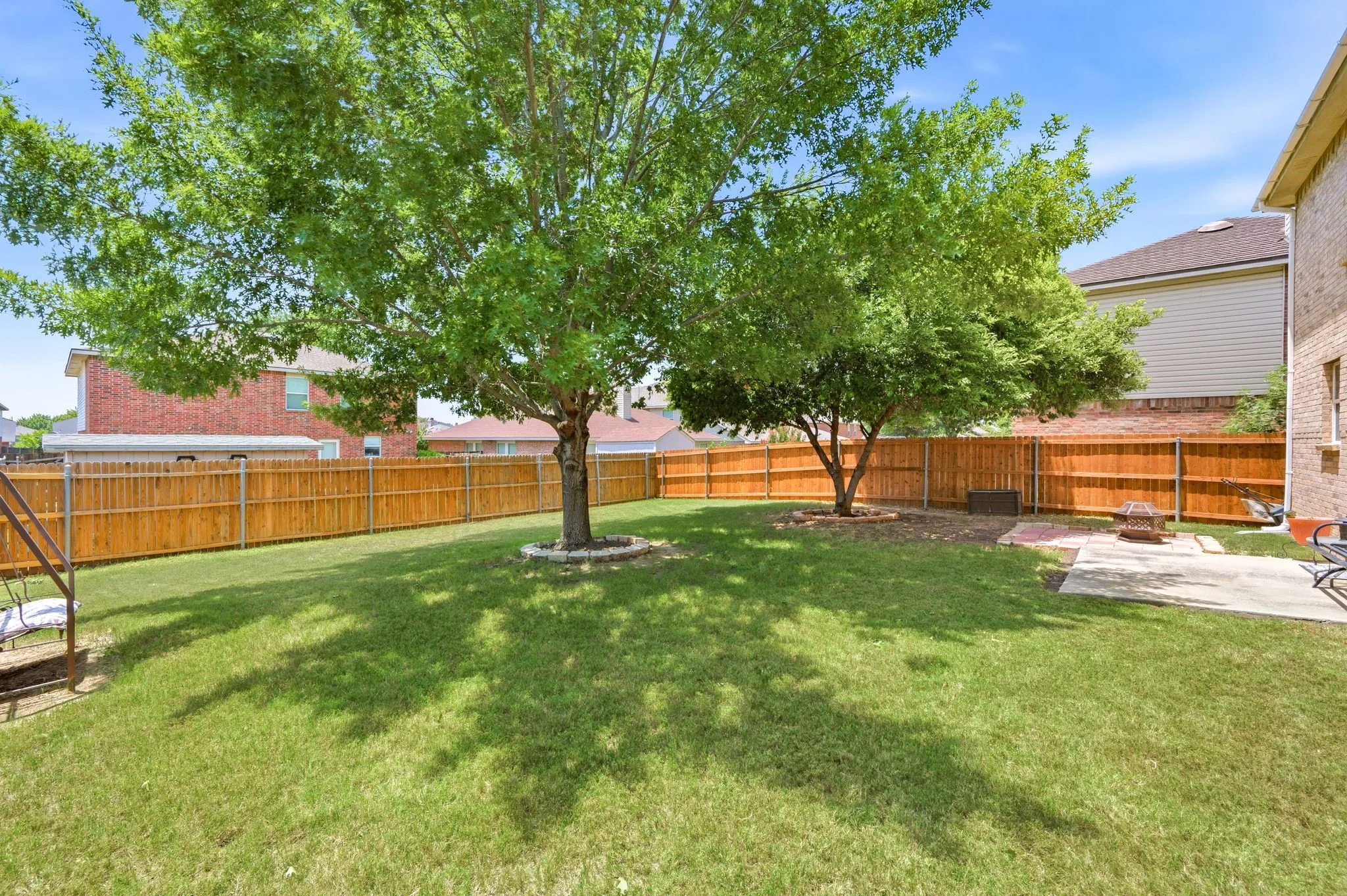 Single Family Residence For Sale in Denton County , 1828 Kittredge Way, Fort Worth, Texas 76247, 3 Bedroom, 3 Bathroom, 2 Garage spaces, 2,318 Sqft, built in 2006, mls#21319032, Real Estate Agent in Fort Worth, Homes For Sale in Denton county, Homes For Sale in Fort Worth, Realtor in Fort Worth Texas, Real Estate Brokerage Independent Realty Texas, Luminita Cordes Realtor