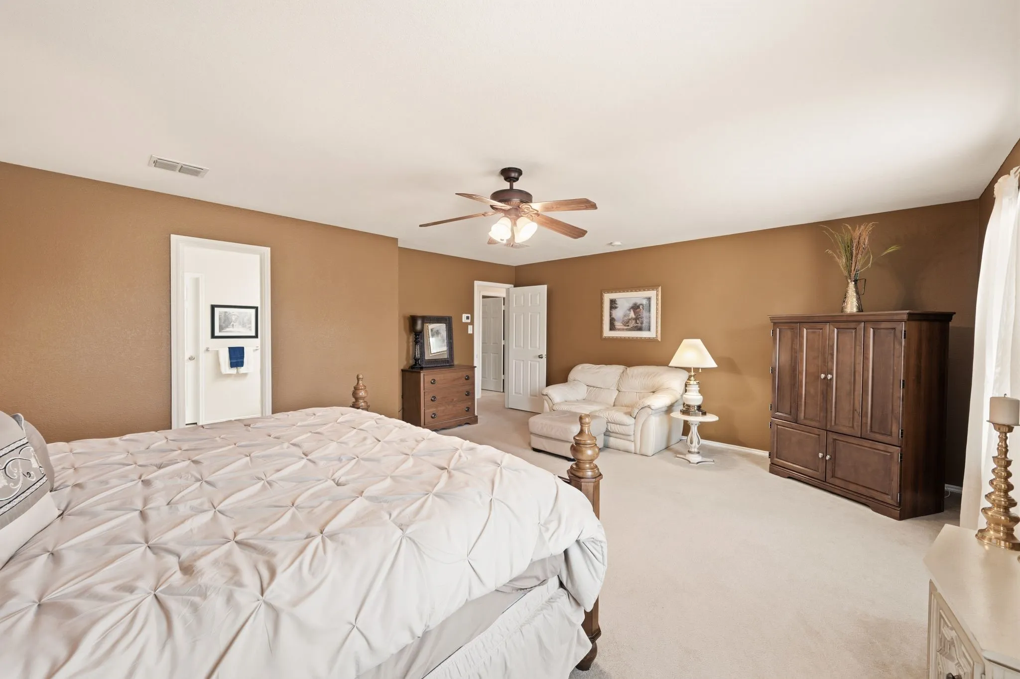 Single Family Residence For Sale in Denton County , 1828 Kittredge Way, Fort Worth, Texas 76247, 3 Bedroom, 3 Bathroom, 2 Garage spaces, 2,318 Sqft, built in 2006, mls#21319032, Real Estate Agent in Fort Worth, Homes For Sale in Denton county, Homes For Sale in Fort Worth, Realtor in Fort Worth Texas, Real Estate Brokerage Independent Realty Texas, Luminita Cordes Realtor