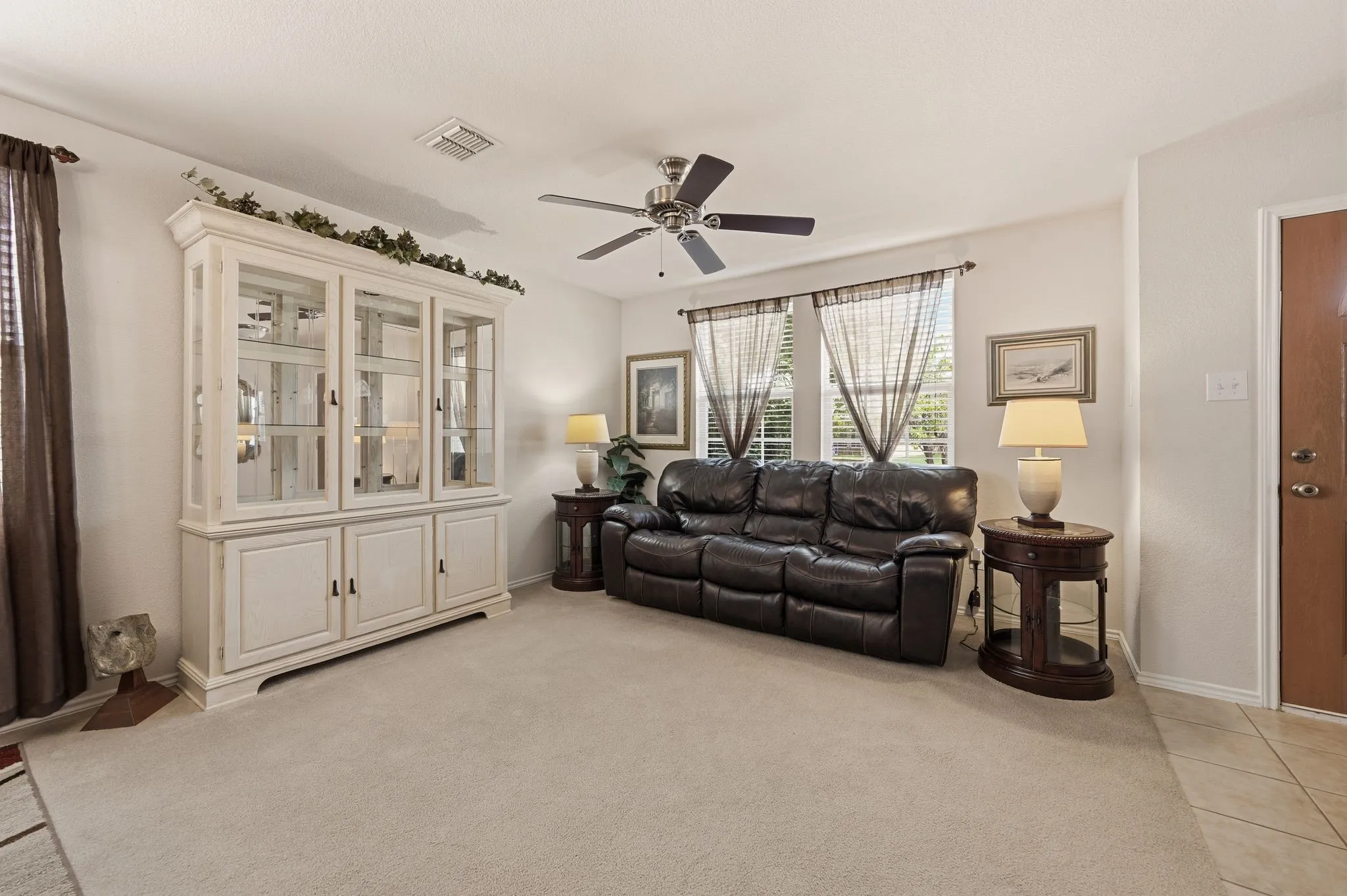 Single Family Residence For Sale in Denton County , 1828 Kittredge Way, Fort Worth, Texas 76247, 3 Bedroom, 3 Bathroom, 2 Garage spaces, 2,318 Sqft, built in 2006, mls#21319032, Real Estate Agent in Fort Worth, Homes For Sale in Denton county, Homes For Sale in Fort Worth, Realtor in Fort Worth Texas, Real Estate Brokerage Independent Realty Texas, Luminita Cordes Realtor