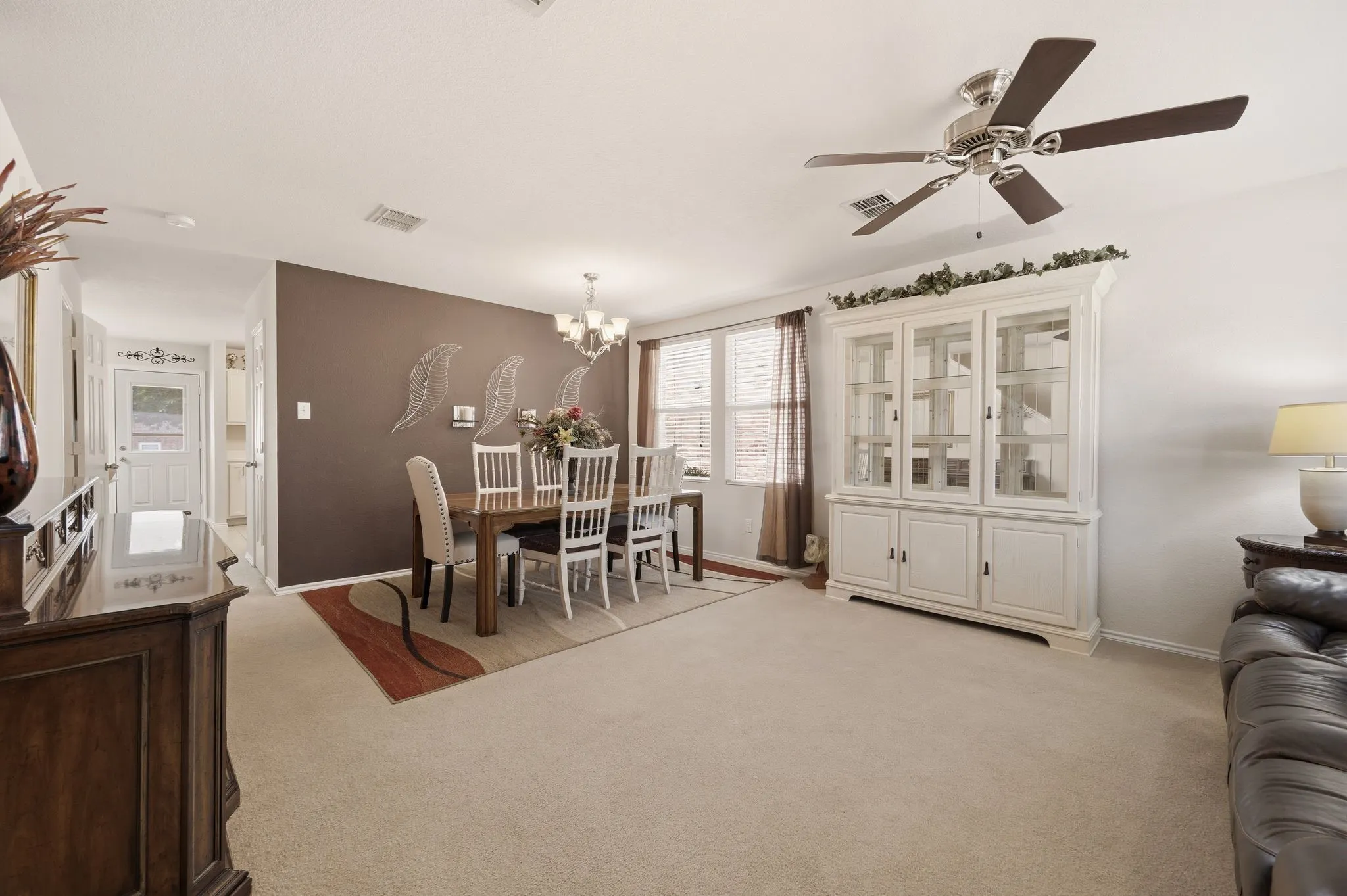 Single Family Residence For Sale in Denton County , 1828 Kittredge Way, Fort Worth, Texas 76247, 3 Bedroom, 3 Bathroom, 2 Garage spaces, 2,318 Sqft, built in 2006, mls#21319032, Real Estate Agent in Fort Worth, Homes For Sale in Denton county, Homes For Sale in Fort Worth, Realtor in Fort Worth Texas, Real Estate Brokerage Independent Realty Texas, Luminita Cordes Realtor