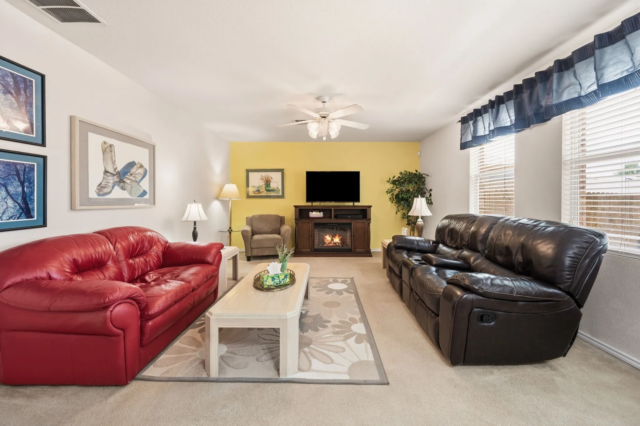 Single Family Residence For Sale in Denton County , 1828 Kittredge Way, Fort Worth, Texas 76247, 3 Bedroom, 3 Bathroom, 2 Garage spaces, 2,318 Sqft, built in 2006, mls#21319032, Real Estate Agent in Fort Worth, Homes For Sale in Denton county, Homes For Sale in Fort Worth, Realtor in Fort Worth Texas, Real Estate Brokerage Independent Realty Texas, Luminita Cordes Realtor