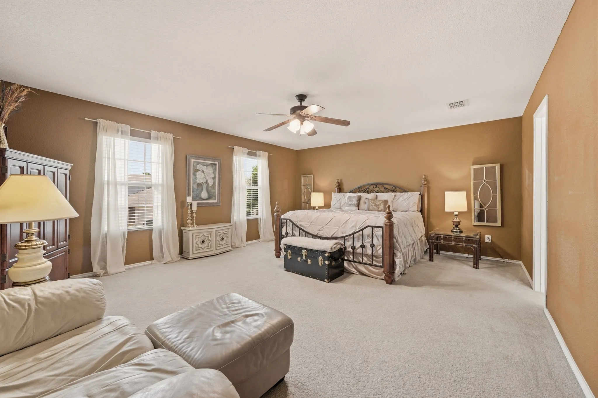 Single Family Residence For Sale in Denton County , 1828 Kittredge Way, Fort Worth, Texas 76247, 3 Bedroom, 3 Bathroom, 2 Garage spaces, 2,318 Sqft, built in 2006, mls#21319032, Real Estate Agent in Fort Worth, Homes For Sale in Denton county, Homes For Sale in Fort Worth, Realtor in Fort Worth Texas, Real Estate Brokerage Independent Realty Texas, Luminita Cordes Realtor
