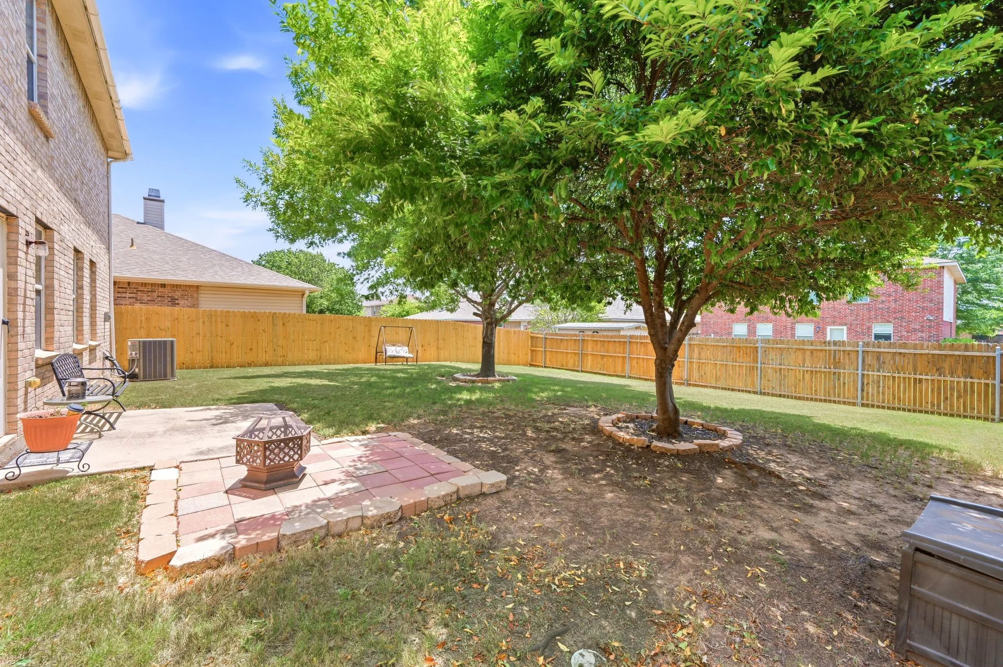 Single Family Residence For Sale in Denton County , 1828 Kittredge Way, Fort Worth, Texas 76247, 3 Bedroom, 3 Bathroom, 2 Garage spaces, 2,318 Sqft, built in 2006, mls#21319032, Real Estate Agent in Fort Worth, Homes For Sale in Denton county, Homes For Sale in Fort Worth, Realtor in Fort Worth Texas, Real Estate Brokerage Independent Realty Texas, Luminita Cordes Realtor