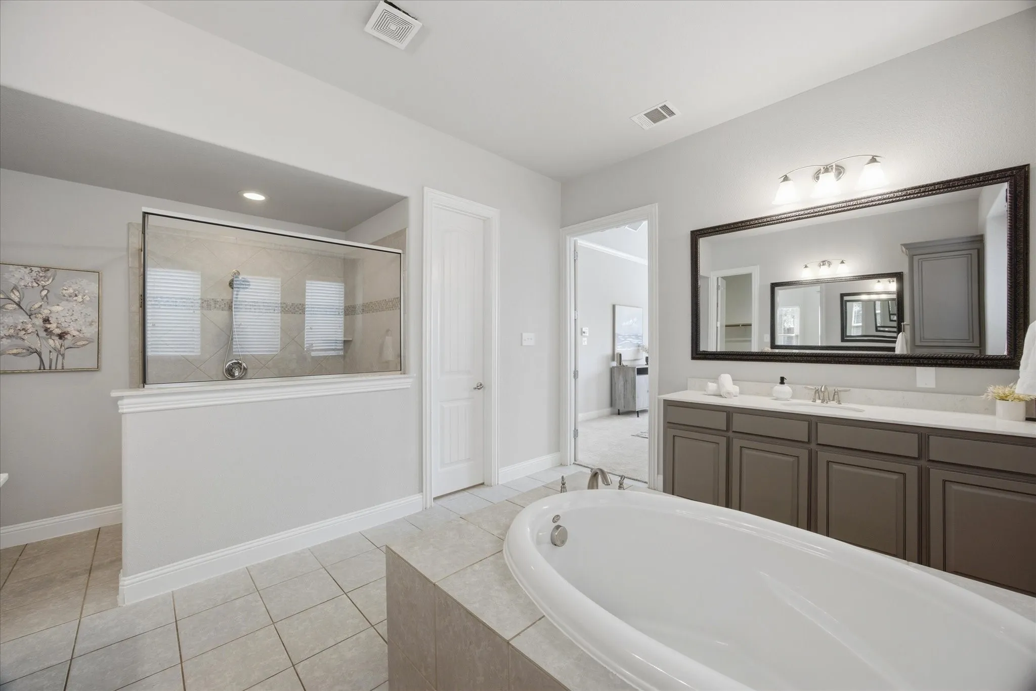 Single Family Residence For Sale in Denton County , 121 Oakwood Lane, Hickory Creek, Texas 75065, 4 Bedroom, 3 Bathroom, 3 Garage spaces, 2,942 Sqft, built in 2014, mls#21302463, Real Estate Agent in Hickory Creek, Homes For Sale in Denton county, Homes For Sale in Hickory Creek, Realtor in Hickory Creek Texas, Real Estate Brokerage Independent Realty Texas, Luminita Cordes Realtor