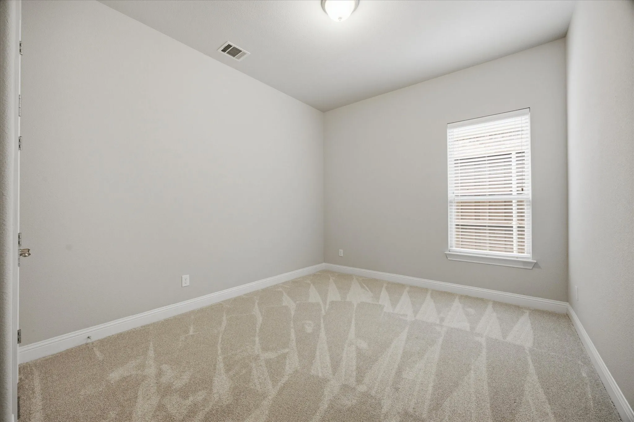 Single Family Residence For Sale in Denton County , 121 Oakwood Lane, Hickory Creek, Texas 75065, 4 Bedroom, 3 Bathroom, 3 Garage spaces, 2,942 Sqft, built in 2014, mls#21302463, Real Estate Agent in Hickory Creek, Homes For Sale in Denton county, Homes For Sale in Hickory Creek, Realtor in Hickory Creek Texas, Real Estate Brokerage Independent Realty Texas, Luminita Cordes Realtor