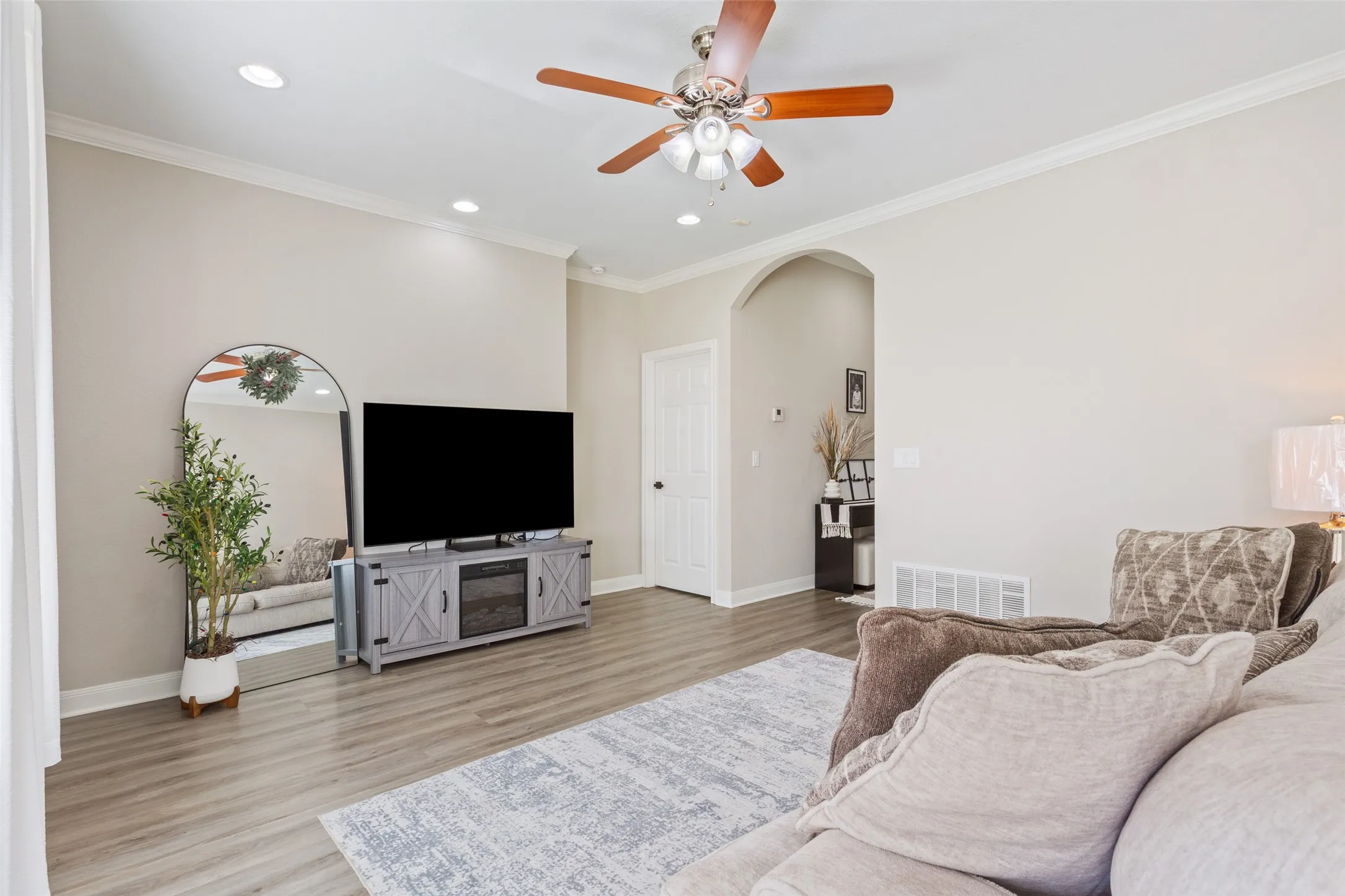 Single Family Residence For Sale in Mc Lennan County , 187 Ashland Drive, Woodway, Texas 76712, 3 Bedroom, 2 Bathroom, 2 Garage spaces, 1,253 Sqft, built in 2012, mls#21325429, Real Estate Agent in Woodway, Homes For Sale in Mc Lennan county, Homes For Sale in Woodway, Realtor in Woodway Texas, Real Estate Brokerage Independent Realty Texas, Luminita Cordes Realtor
