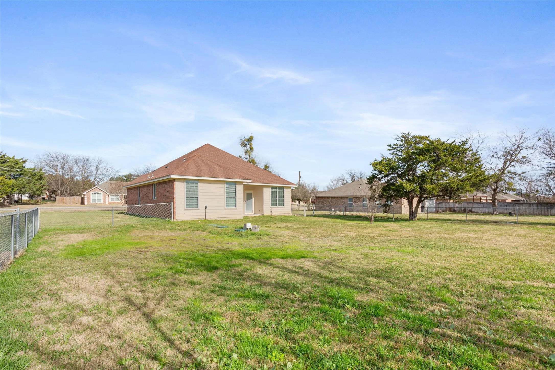 Single Family Residence For Sale in Mc Lennan County , 187 Ashland Drive, Woodway, Texas 76712, 3 Bedroom, 2 Bathroom, 2 Garage spaces, 1,253 Sqft, built in 2012, mls#21325429, Real Estate Agent in Woodway, Homes For Sale in Mc Lennan county, Homes For Sale in Woodway, Realtor in Woodway Texas, Real Estate Brokerage Independent Realty Texas, Luminita Cordes Realtor