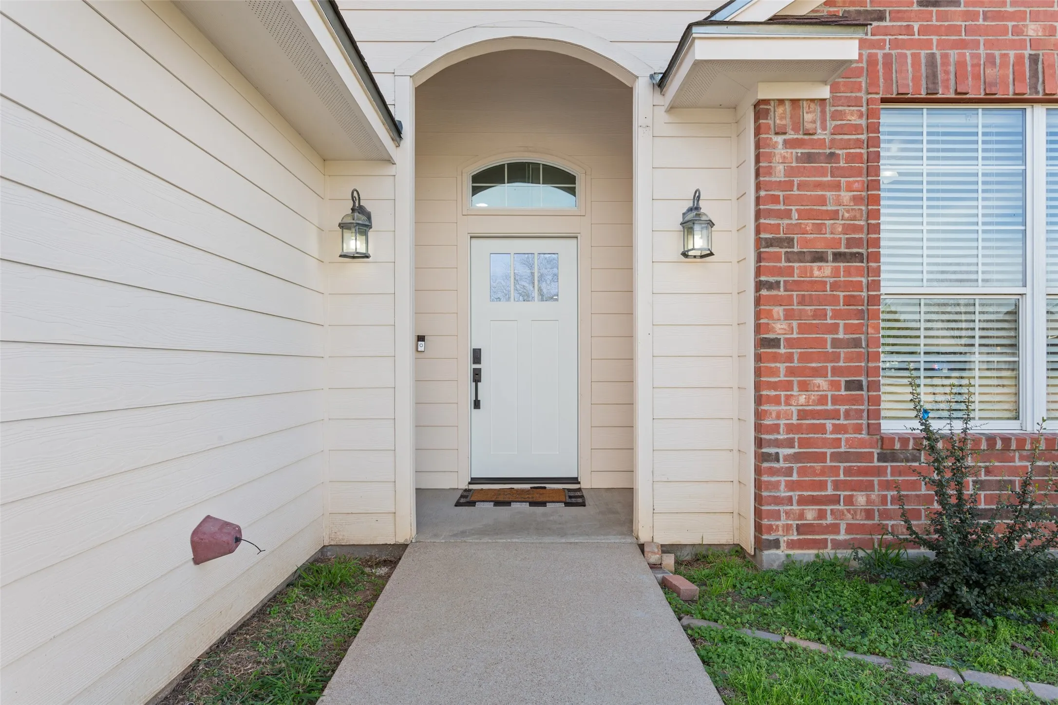 Single Family Residence For Sale in Mc Lennan County , 187 Ashland Drive, Woodway, Texas 76712, 3 Bedroom, 2 Bathroom, 2 Garage spaces, 1,253 Sqft, built in 2012, mls#21325429, Real Estate Agent in Woodway, Homes For Sale in Mc Lennan county, Homes For Sale in Woodway, Realtor in Woodway Texas, Real Estate Brokerage Independent Realty Texas, Luminita Cordes Realtor