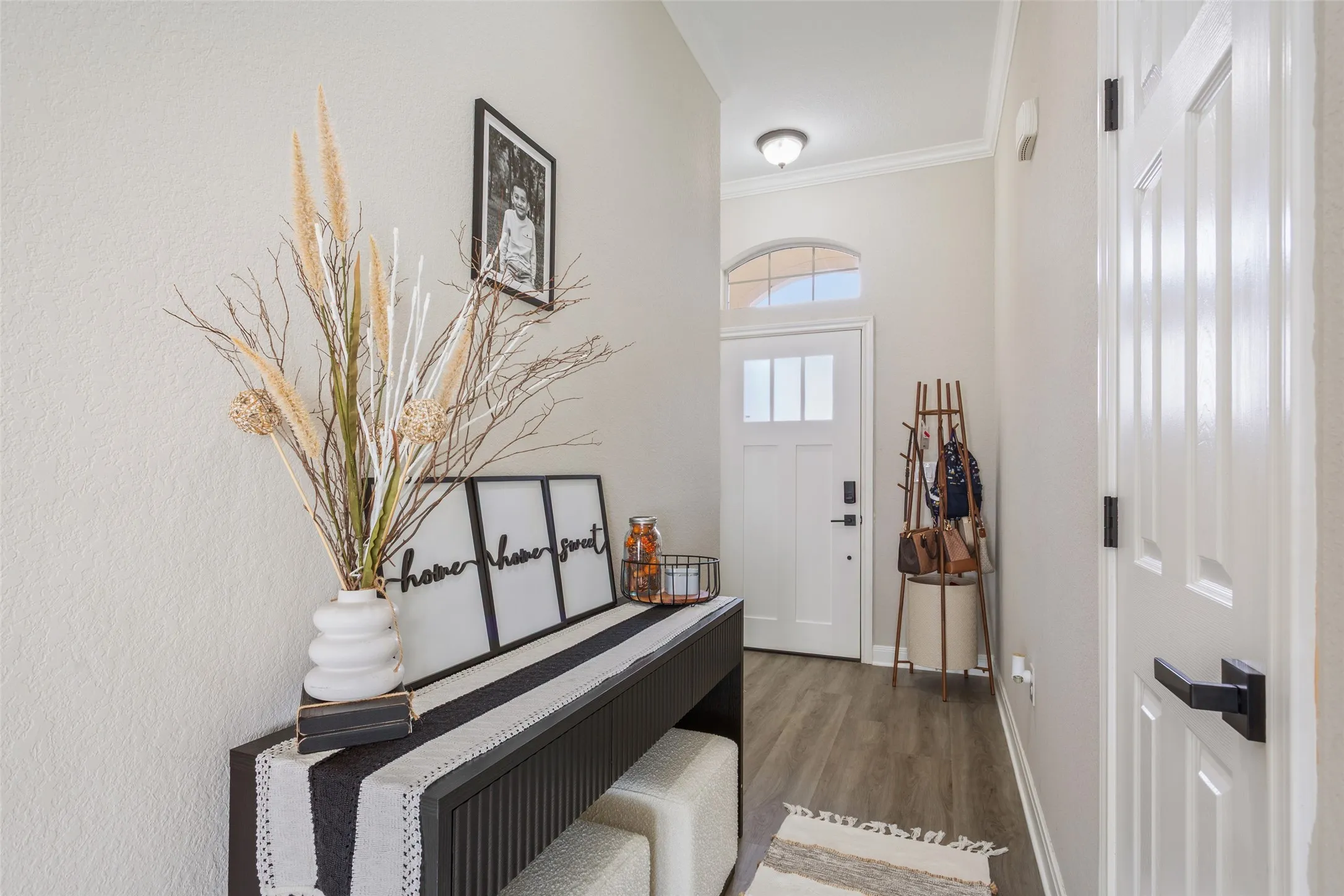 Single Family Residence For Sale in Mc Lennan County , 187 Ashland Drive, Woodway, Texas 76712, 3 Bedroom, 2 Bathroom, 2 Garage spaces, 1,253 Sqft, built in 2012, mls#21325429, Real Estate Agent in Woodway, Homes For Sale in Mc Lennan county, Homes For Sale in Woodway, Realtor in Woodway Texas, Real Estate Brokerage Independent Realty Texas, Luminita Cordes Realtor
