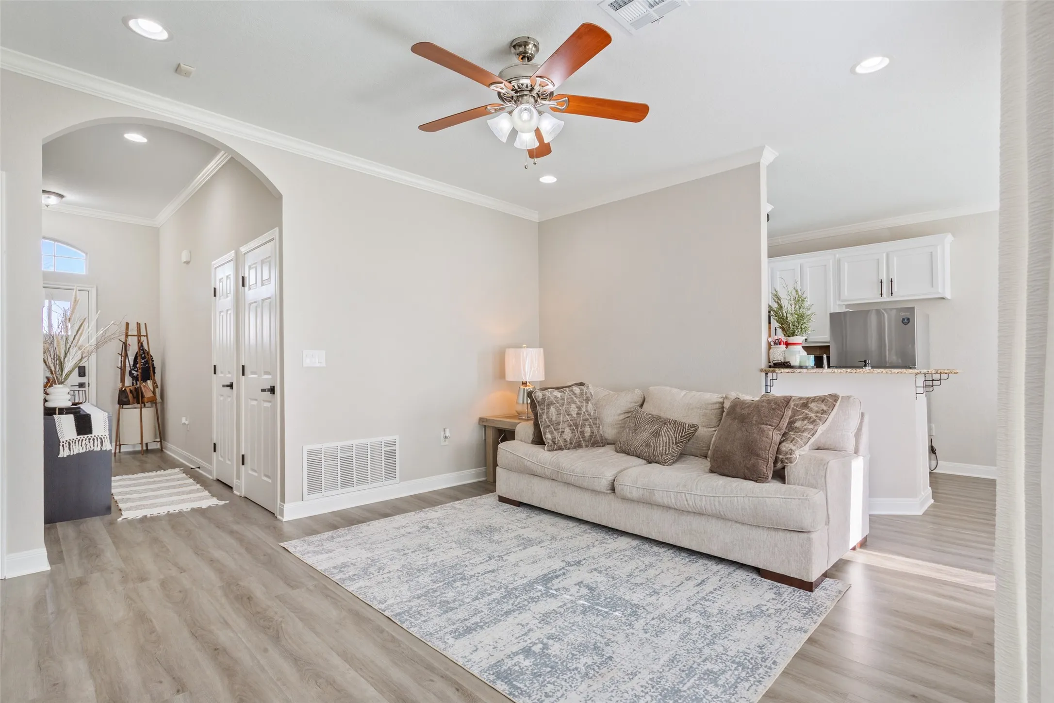 Single Family Residence For Sale in Mc Lennan County , 187 Ashland Drive, Woodway, Texas 76712, 3 Bedroom, 2 Bathroom, 2 Garage spaces, 1,253 Sqft, built in 2012, mls#21325429, Real Estate Agent in Woodway, Homes For Sale in Mc Lennan county, Homes For Sale in Woodway, Realtor in Woodway Texas, Real Estate Brokerage Independent Realty Texas, Luminita Cordes Realtor