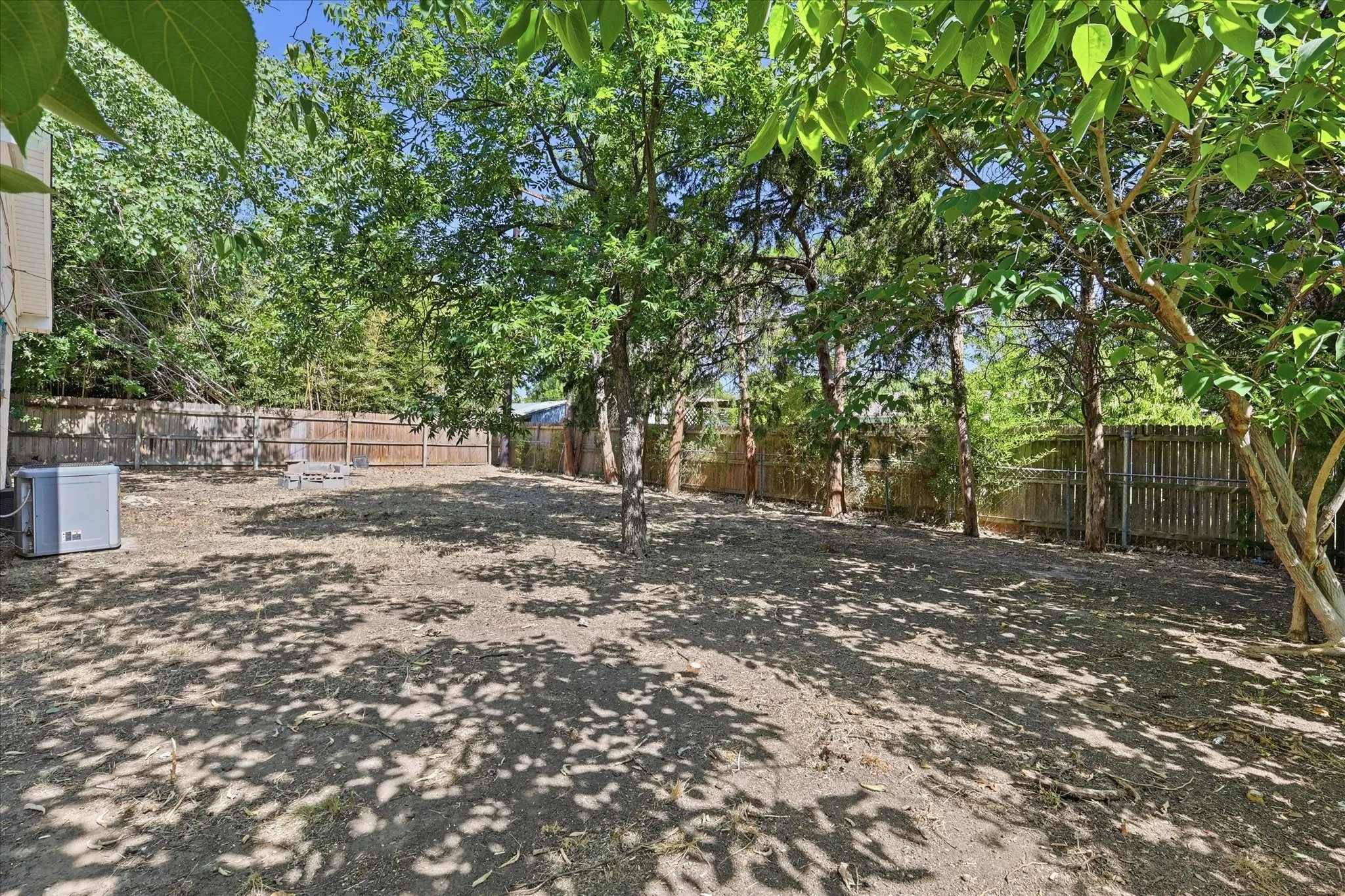 Single Family Residence For Sale in Denton County , 1005 Monterey Drive, Denton, Texas 76209, 3 Bedroom, 1 Bathroom, 1 Garage spaces, 978 Sqft, built in 1965, mls#21327166, Real Estate Agent in Denton, Homes For Sale in Denton county, Homes For Sale in Denton, Realtor in Denton Texas, Real Estate Brokerage Independent Realty Texas, Luminita Cordes Realtor