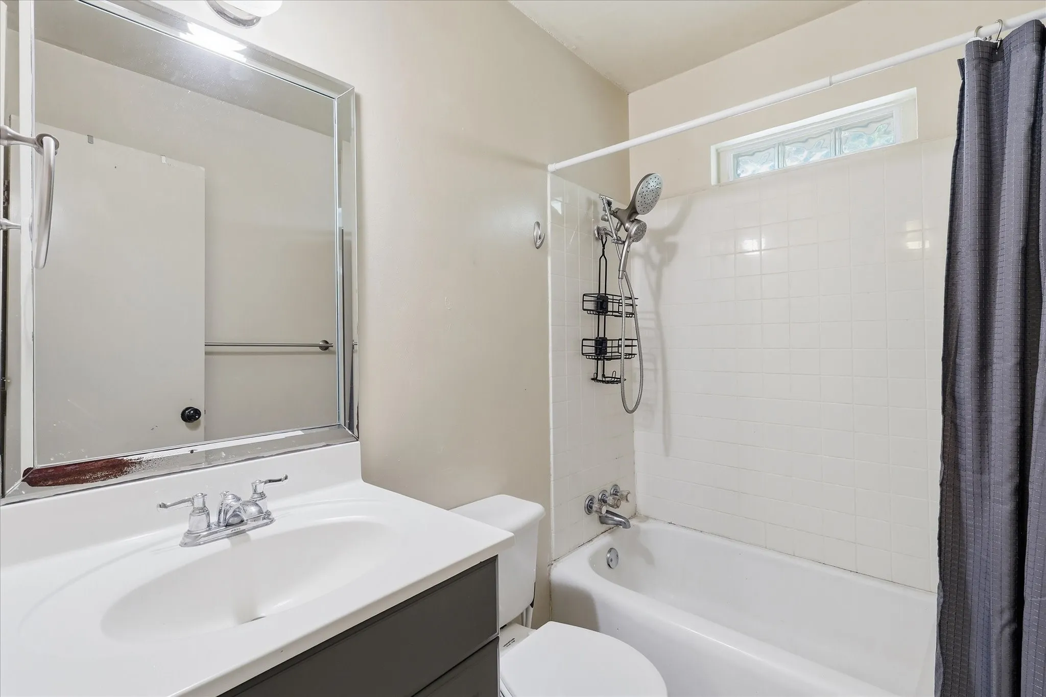 Single Family Residence For Sale in Denton County , 1005 Monterey Drive, Denton, Texas 76209, 3 Bedroom, 1 Bathroom, 1 Garage spaces, 978 Sqft, built in 1965, mls#21327166, Real Estate Agent in Denton, Homes For Sale in Denton county, Homes For Sale in Denton, Realtor in Denton Texas, Real Estate Brokerage Independent Realty Texas, Luminita Cordes Realtor
