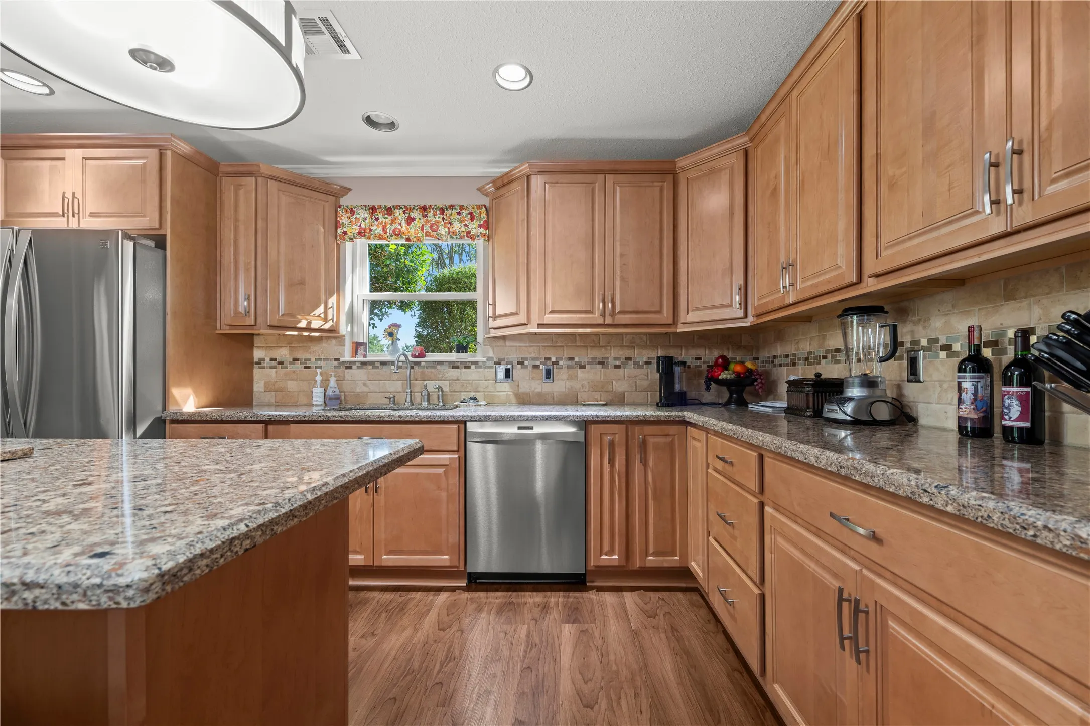 Single Family Residence For Sale in Mc Lennan County , 501 Brint Lane, Robinson, Texas 76706, 3 Bedroom, 3 Bathroom, 2 Garage spaces, 2,800 Sqft, built in 1982, mls#21282906, Real Estate Agent in Robinson, Homes For Sale in Mc Lennan county, Homes For Sale in Robinson, Realtor in Robinson Texas, Real Estate Brokerage Independent Realty Texas, Luminita Cordes Realtor