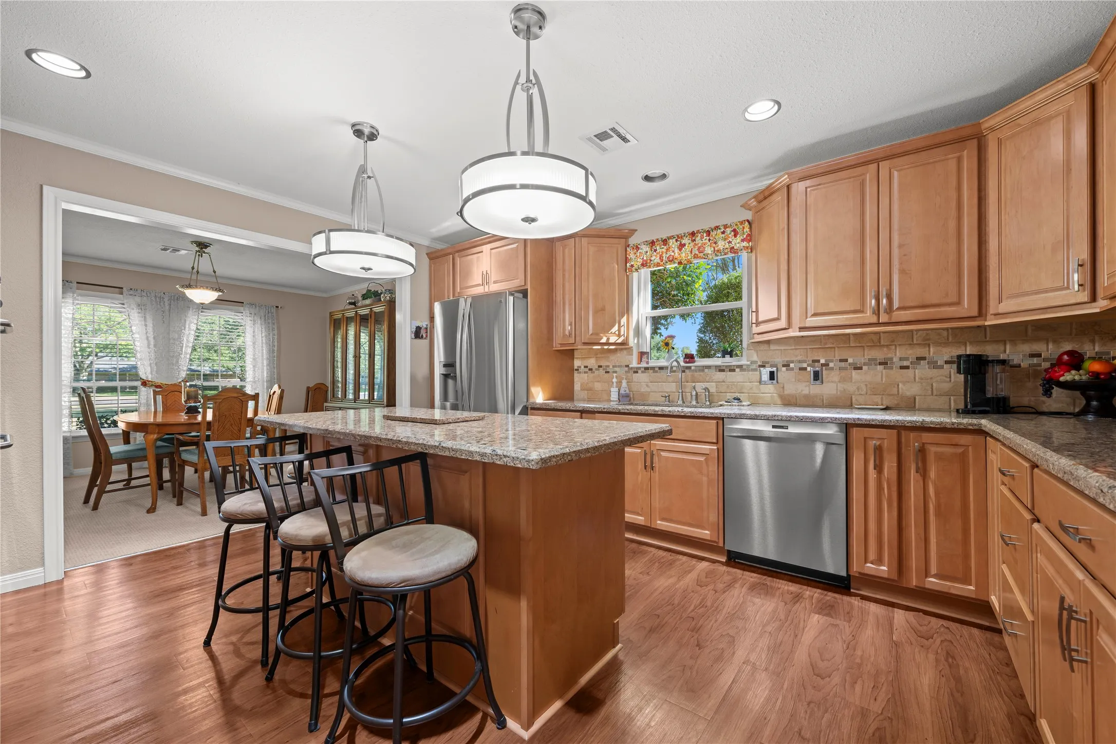 Single Family Residence For Sale in Mc Lennan County , 501 Brint Lane, Robinson, Texas 76706, 3 Bedroom, 3 Bathroom, 2 Garage spaces, 2,800 Sqft, built in 1982, mls#21282906, Real Estate Agent in Robinson, Homes For Sale in Mc Lennan county, Homes For Sale in Robinson, Realtor in Robinson Texas, Real Estate Brokerage Independent Realty Texas, Luminita Cordes Realtor