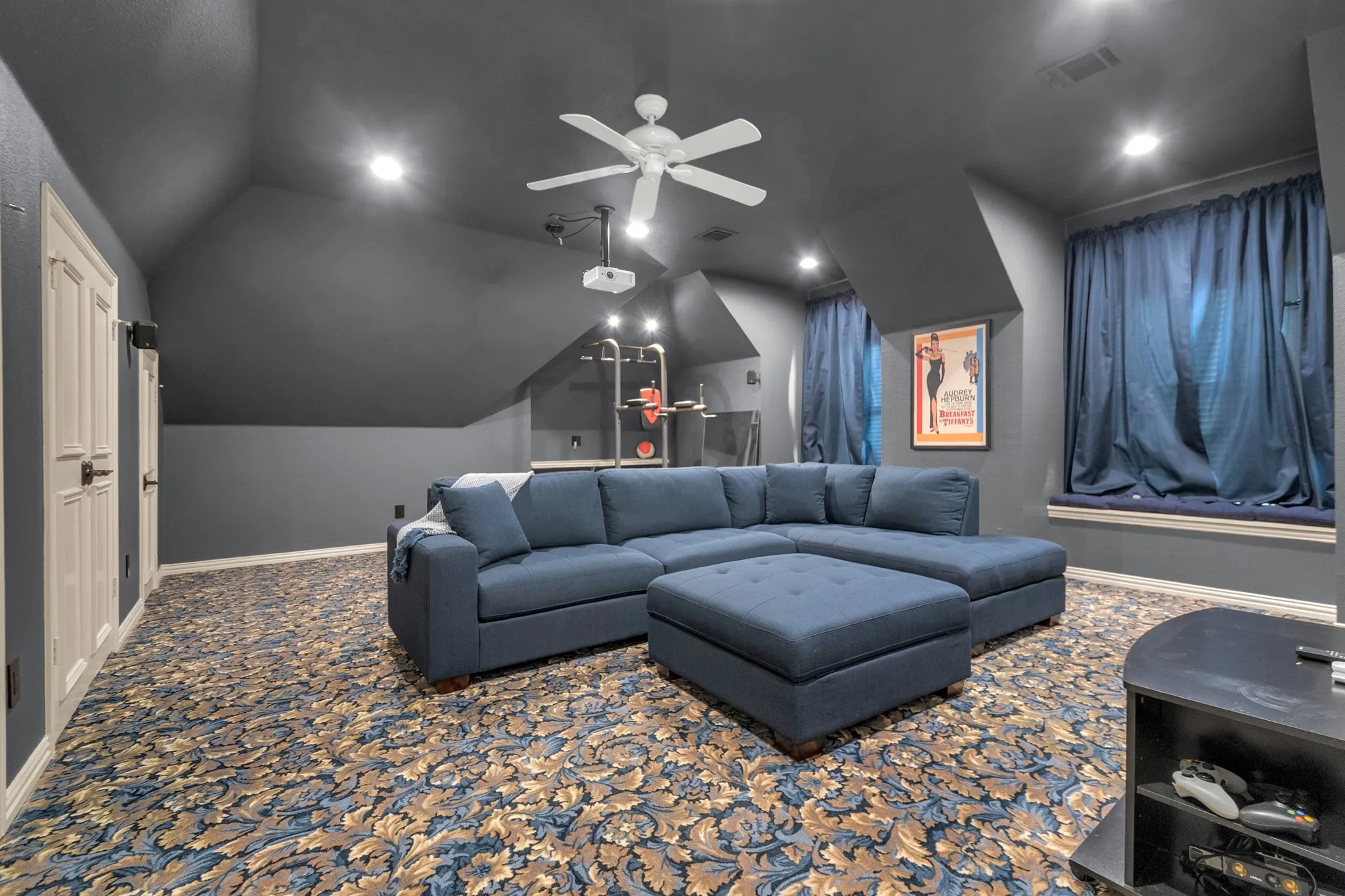 Single Family Residence For Sale in Collin County , 5048 Castle Creek Lane, Plano, Texas 75093, 4 Bedroom, 5 Bathroom, 3 Garage spaces, 6,348 Sqft, built in 2001, mls#21326389, Real Estate Agent in Plano, Homes For Sale in Collin county, Homes For Sale in Plano, Realtor in Plano Texas, Real Estate Brokerage Independent Realty Texas, Luminita Cordes Realtor