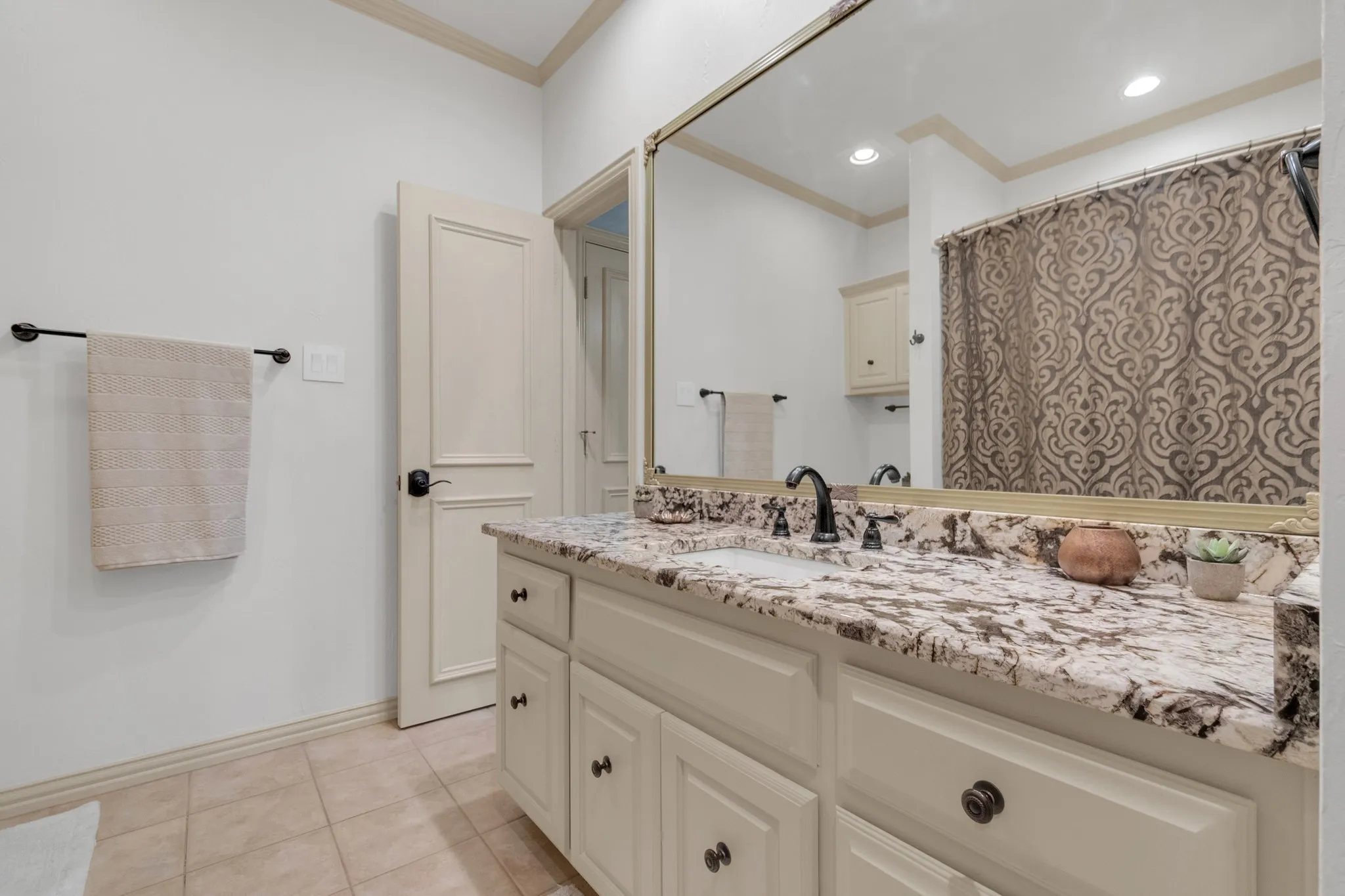 Single Family Residence For Sale in Collin County , 5048 Castle Creek Lane, Plano, Texas 75093, 4 Bedroom, 5 Bathroom, 3 Garage spaces, 6,348 Sqft, built in 2001, mls#21326389, Real Estate Agent in Plano, Homes For Sale in Collin county, Homes For Sale in Plano, Realtor in Plano Texas, Real Estate Brokerage Independent Realty Texas, Luminita Cordes Realtor
