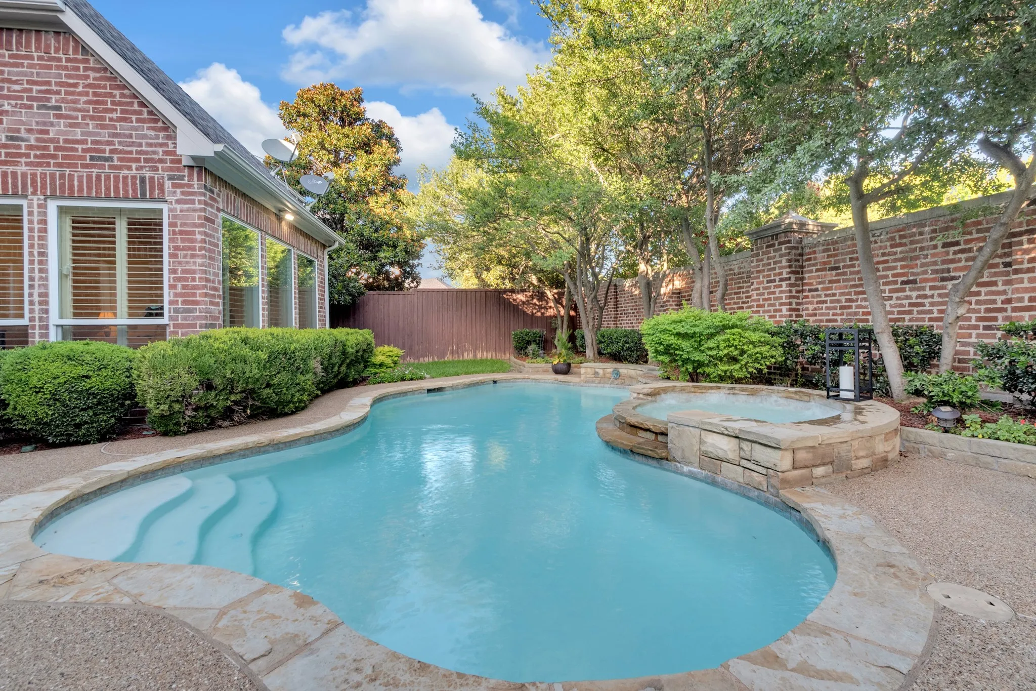 Single Family Residence For Sale in Collin County , 5048 Castle Creek Lane, Plano, Texas 75093, 4 Bedroom, 5 Bathroom, 3 Garage spaces, 6,348 Sqft, built in 2001, mls#21326389, Real Estate Agent in Plano, Homes For Sale in Collin county, Homes For Sale in Plano, Realtor in Plano Texas, Real Estate Brokerage Independent Realty Texas, Luminita Cordes Realtor