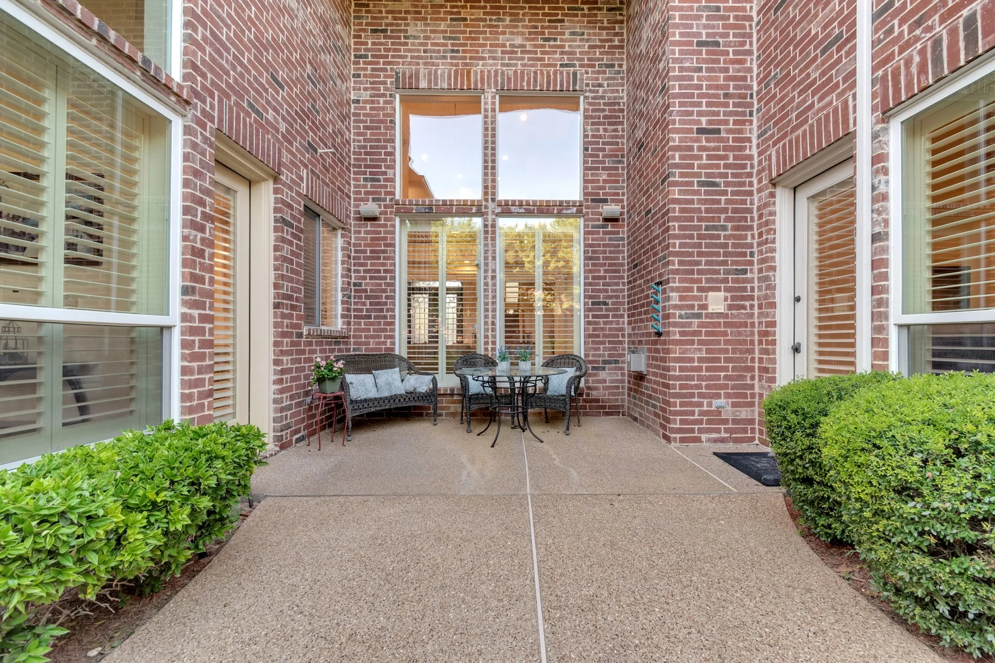 Single Family Residence For Sale in Collin County , 5048 Castle Creek Lane, Plano, Texas 75093, 4 Bedroom, 5 Bathroom, 3 Garage spaces, 6,348 Sqft, built in 2001, mls#21326389, Real Estate Agent in Plano, Homes For Sale in Collin county, Homes For Sale in Plano, Realtor in Plano Texas, Real Estate Brokerage Independent Realty Texas, Luminita Cordes Realtor