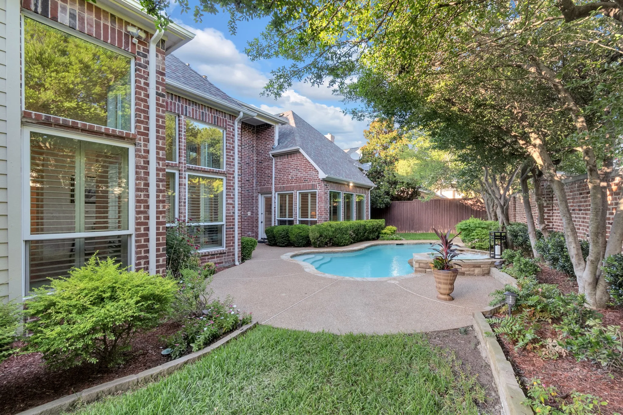 Single Family Residence For Sale in Collin County , 5048 Castle Creek Lane, Plano, Texas 75093, 4 Bedroom, 5 Bathroom, 3 Garage spaces, 6,348 Sqft, built in 2001, mls#21326389, Real Estate Agent in Plano, Homes For Sale in Collin county, Homes For Sale in Plano, Realtor in Plano Texas, Real Estate Brokerage Independent Realty Texas, Luminita Cordes Realtor
