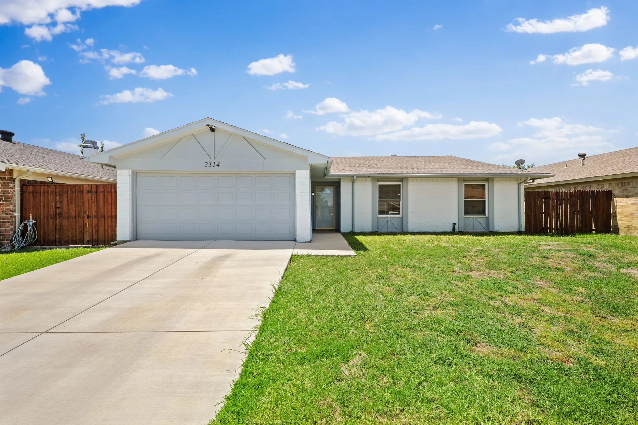 Single Family Residence For Sale in Denton County , 2314 Benbrook Drive, Carrollton, Texas 75007, 3 Bedroom, 2 Bathroom, 2 Garage spaces, 1,315 Sqft, built in 1978, Price $349,999, mls#21327364, Real Estate Agent in Carrollton, Homes For Sale in Denton county, Homes For Sale in Carrollton, Realtor in Carrollton Texas, Real Estate Brokerage Independent Realty Texas, Luminita Cordes Realtor