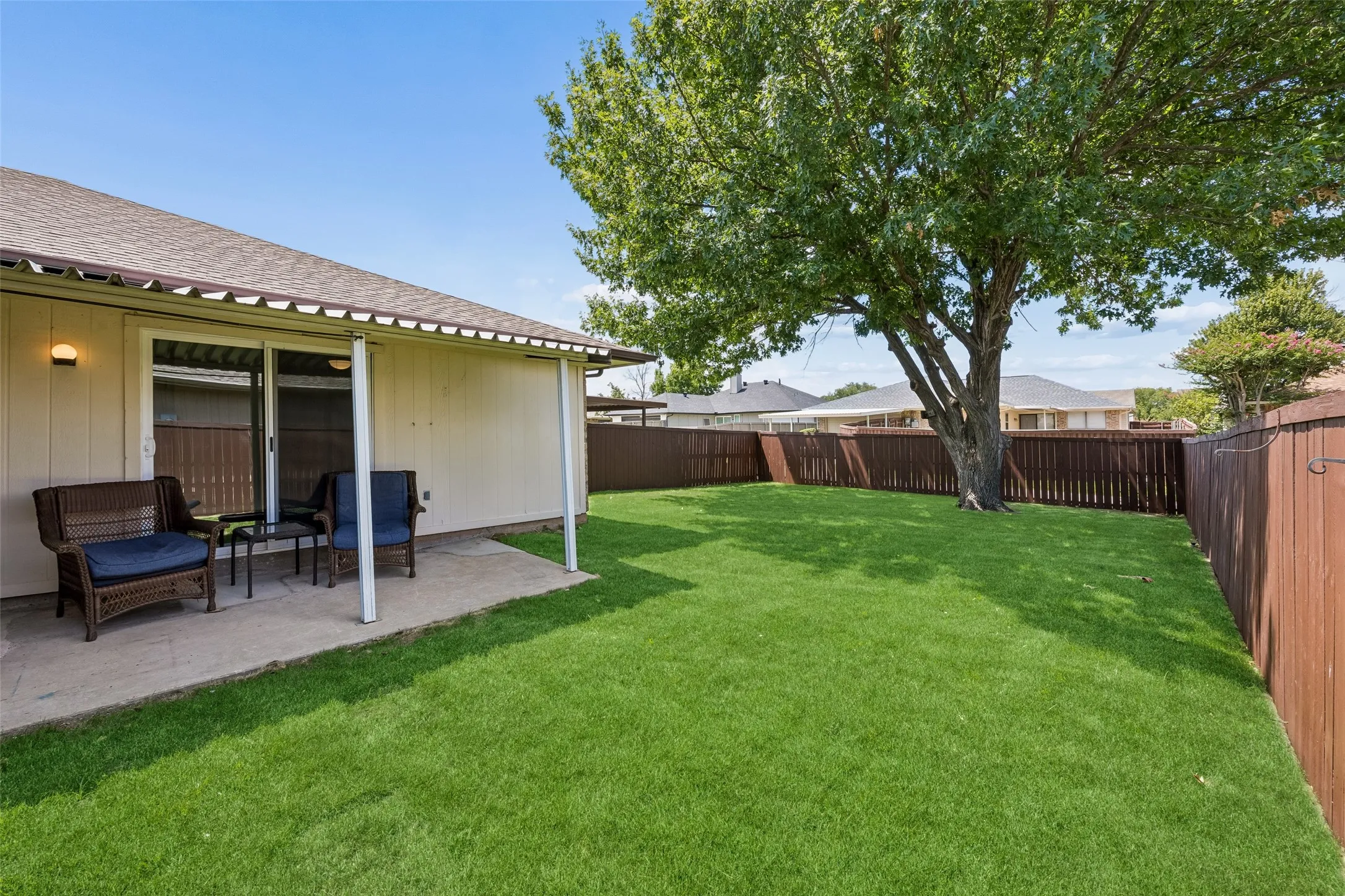 Single Family Residence For Sale in Denton County , 1725 Mayflower Drive, Carrollton, Texas 75007, 3 Bedroom, 2 Bathroom, 2 Garage spaces, 1,783 Sqft, built in 1983, mls#21323372, Real Estate Agent in Carrollton, Homes For Sale in Denton county, Homes For Sale in Carrollton, Realtor in Carrollton Texas, Real Estate Brokerage Independent Realty Texas, Luminita Cordes Realtor