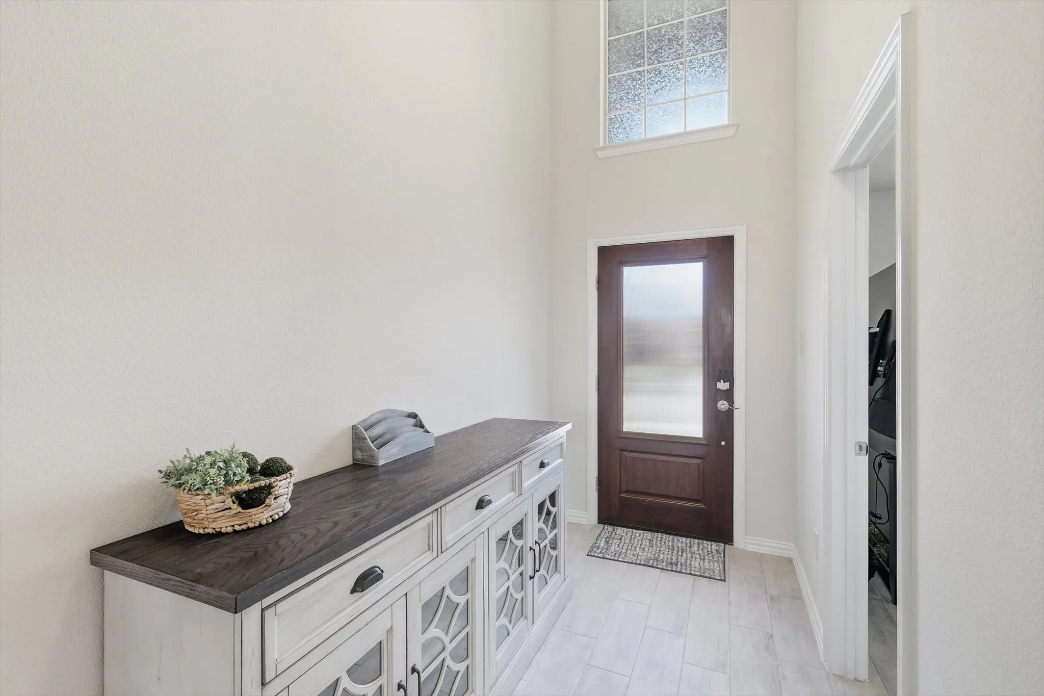 Single Family Residence For Sale in Denton County , 14868 Gilley Lane, Fort Worth, Texas 76052, 4 Bedroom, 5 Bathroom, 2 Garage spaces, 3,575 Sqft, built in 2019, mls#21321822, Real Estate Agent in Fort Worth, Homes For Sale in Denton county, Homes For Sale in Fort Worth, Realtor in Fort Worth Texas, Real Estate Brokerage Independent Realty Texas, Luminita Cordes Realtor