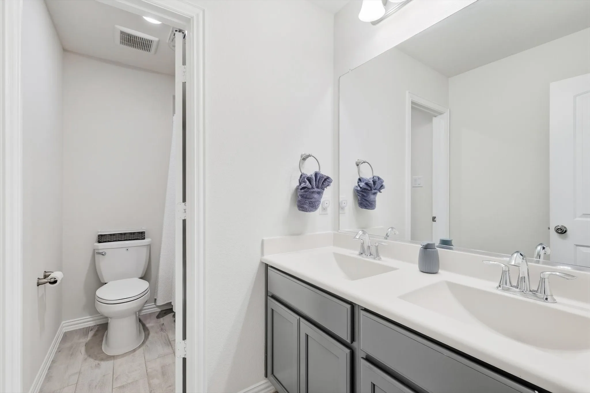 Single Family Residence For Sale in Denton County , 14868 Gilley Lane, Fort Worth, Texas 76052, 4 Bedroom, 5 Bathroom, 2 Garage spaces, 3,575 Sqft, built in 2019, mls#21321822, Real Estate Agent in Fort Worth, Homes For Sale in Denton county, Homes For Sale in Fort Worth, Realtor in Fort Worth Texas, Real Estate Brokerage Independent Realty Texas, Luminita Cordes Realtor