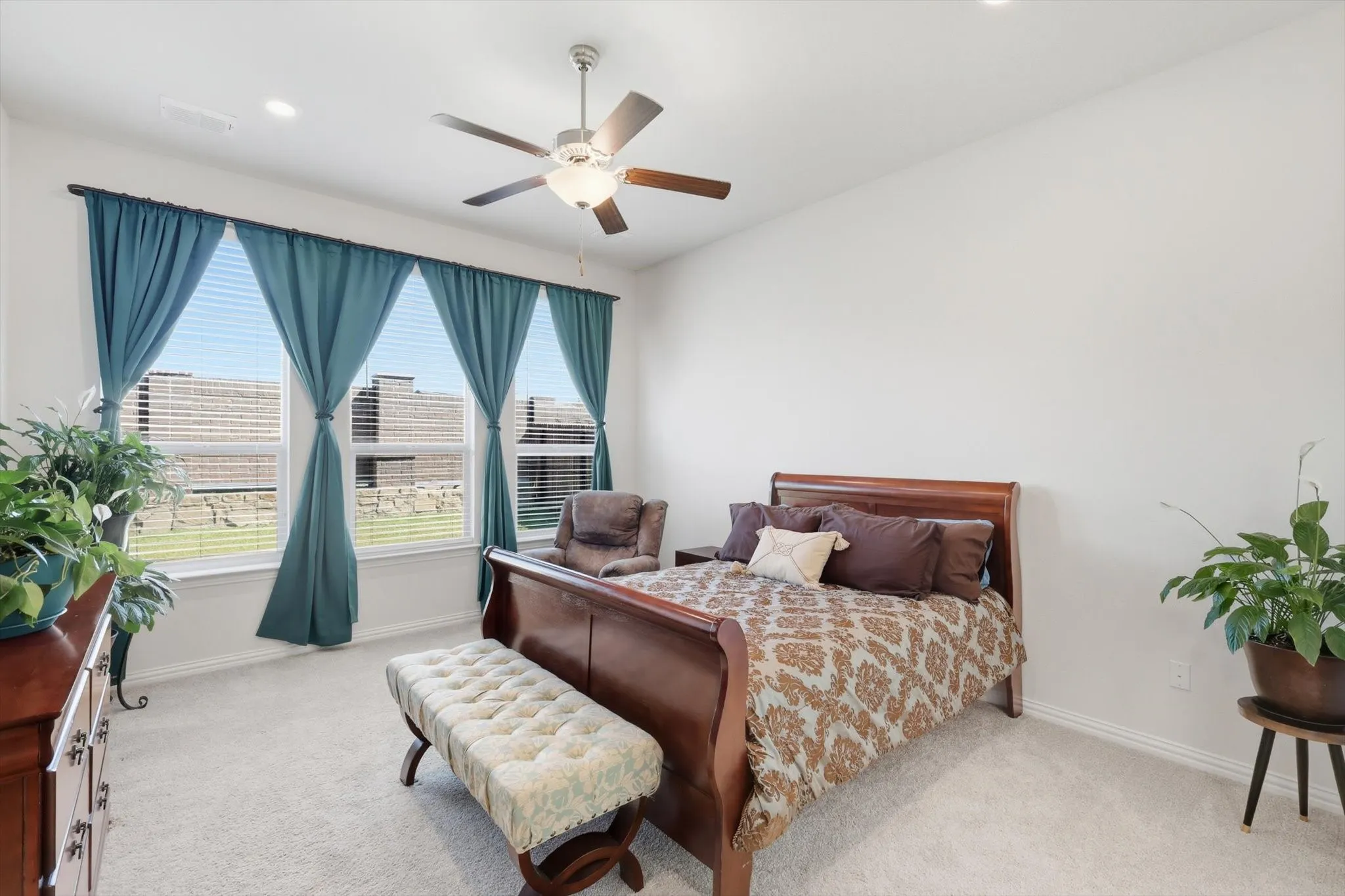 Single Family Residence For Sale in Denton County , 14868 Gilley Lane, Fort Worth, Texas 76052, 4 Bedroom, 5 Bathroom, 2 Garage spaces, 3,575 Sqft, built in 2019, mls#21321822, Real Estate Agent in Fort Worth, Homes For Sale in Denton county, Homes For Sale in Fort Worth, Realtor in Fort Worth Texas, Real Estate Brokerage Independent Realty Texas, Luminita Cordes Realtor