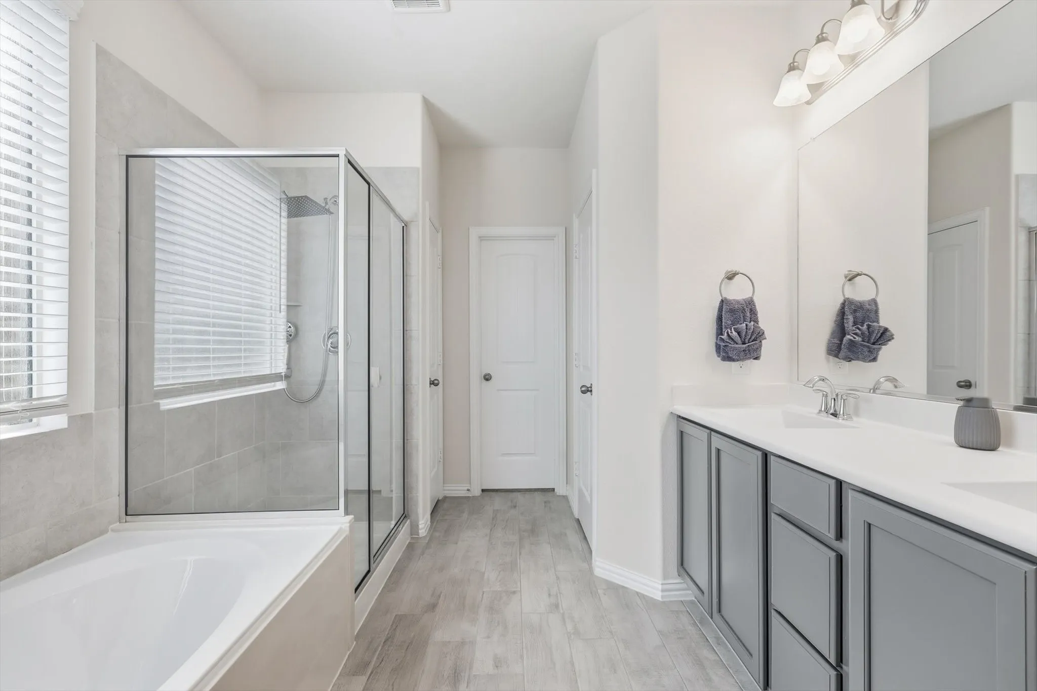 Single Family Residence For Sale in Denton County , 14868 Gilley Lane, Fort Worth, Texas 76052, 4 Bedroom, 5 Bathroom, 2 Garage spaces, 3,575 Sqft, built in 2019, mls#21321822, Real Estate Agent in Fort Worth, Homes For Sale in Denton county, Homes For Sale in Fort Worth, Realtor in Fort Worth Texas, Real Estate Brokerage Independent Realty Texas, Luminita Cordes Realtor