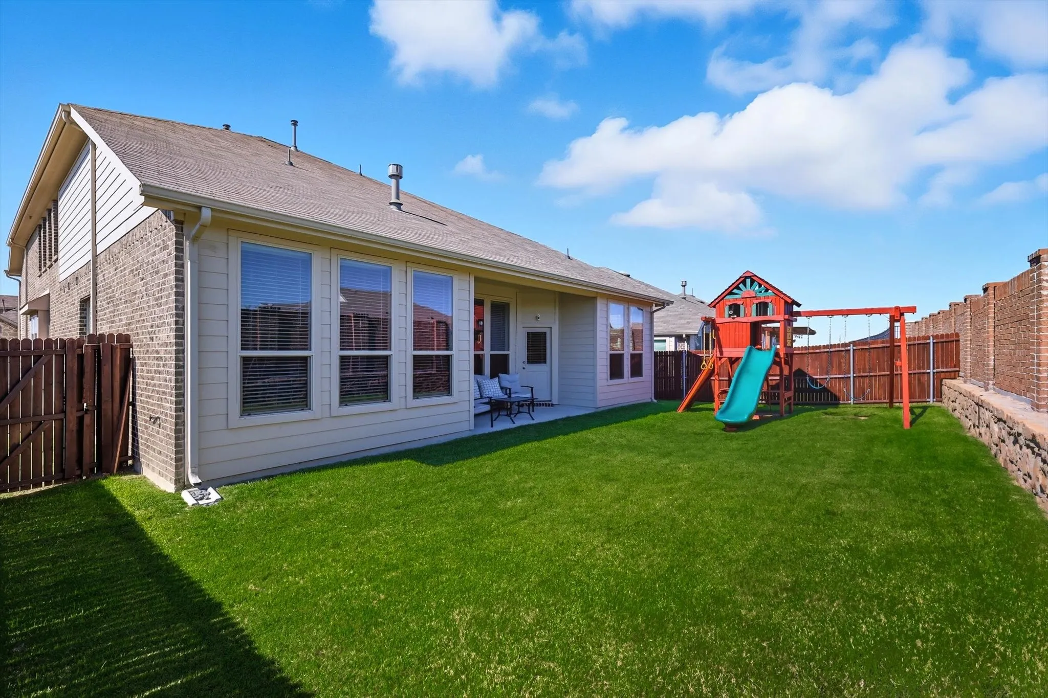 Single Family Residence For Sale in Denton County , 14868 Gilley Lane, Fort Worth, Texas 76052, 4 Bedroom, 5 Bathroom, 2 Garage spaces, 3,575 Sqft, built in 2019, mls#21321822, Real Estate Agent in Fort Worth, Homes For Sale in Denton county, Homes For Sale in Fort Worth, Realtor in Fort Worth Texas, Real Estate Brokerage Independent Realty Texas, Luminita Cordes Realtor