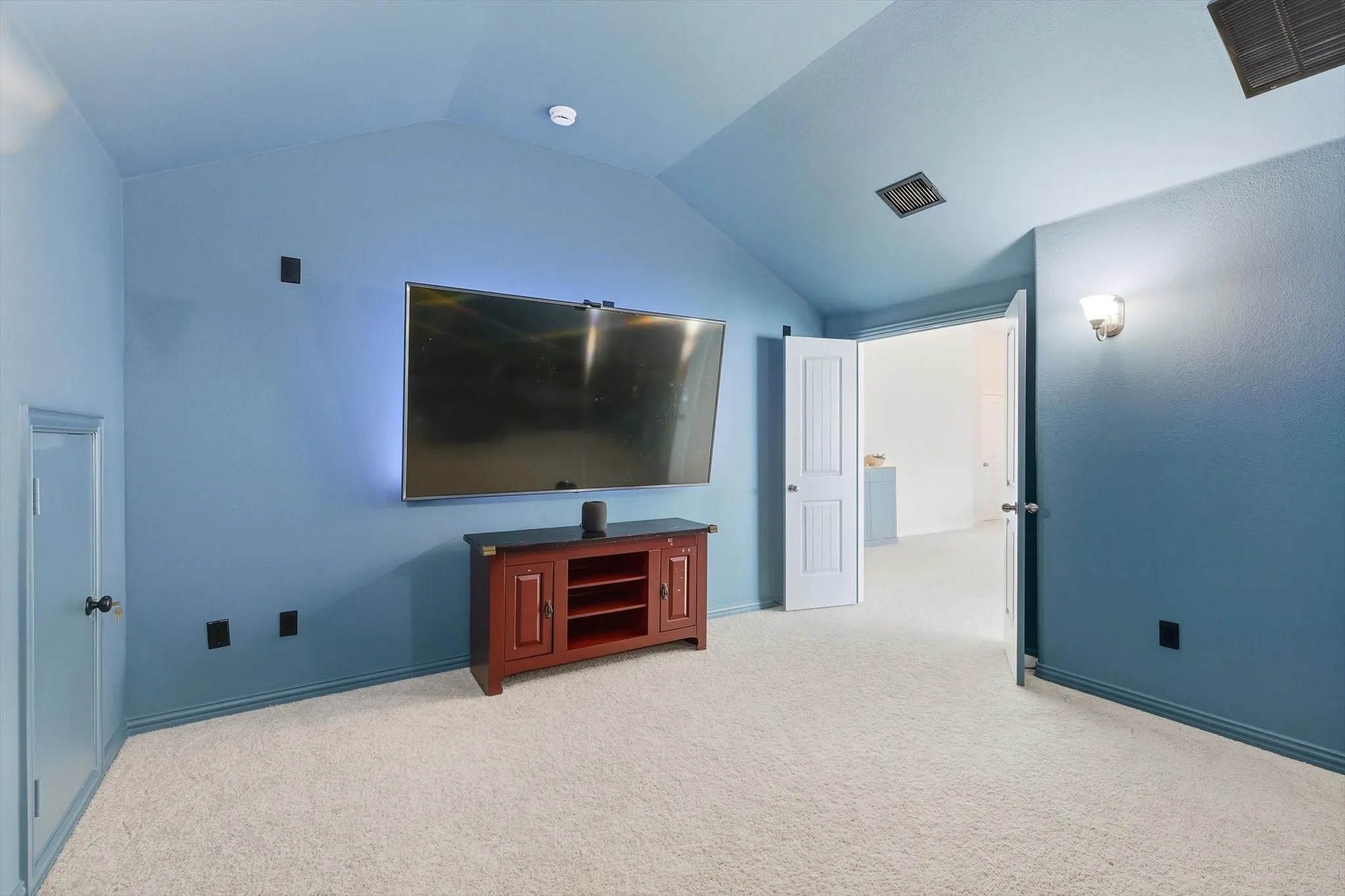 Single Family Residence For Sale in Denton County , 14868 Gilley Lane, Fort Worth, Texas 76052, 4 Bedroom, 5 Bathroom, 2 Garage spaces, 3,575 Sqft, built in 2019, mls#21321822, Real Estate Agent in Fort Worth, Homes For Sale in Denton county, Homes For Sale in Fort Worth, Realtor in Fort Worth Texas, Real Estate Brokerage Independent Realty Texas, Luminita Cordes Realtor